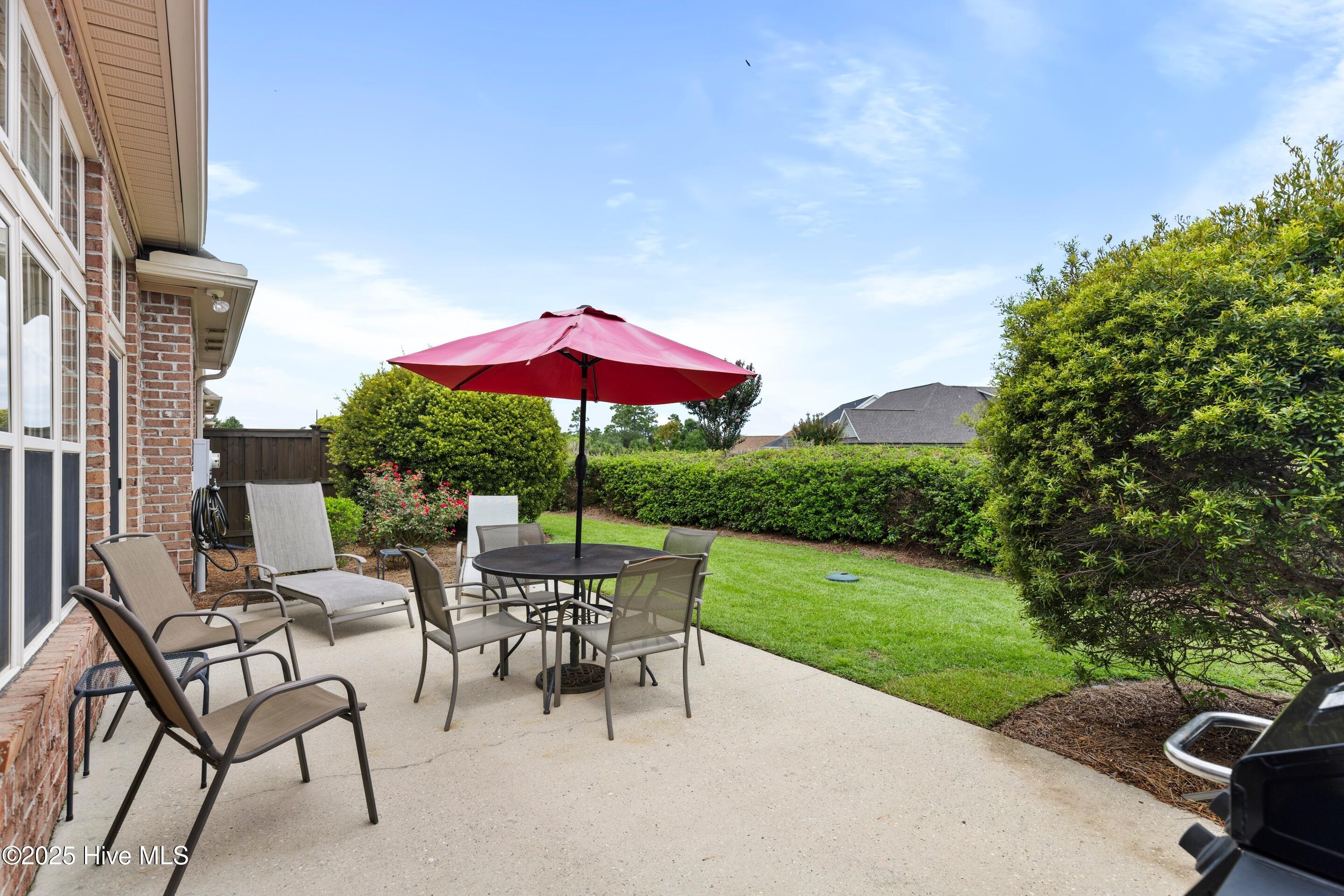 100527165 | Photo 35