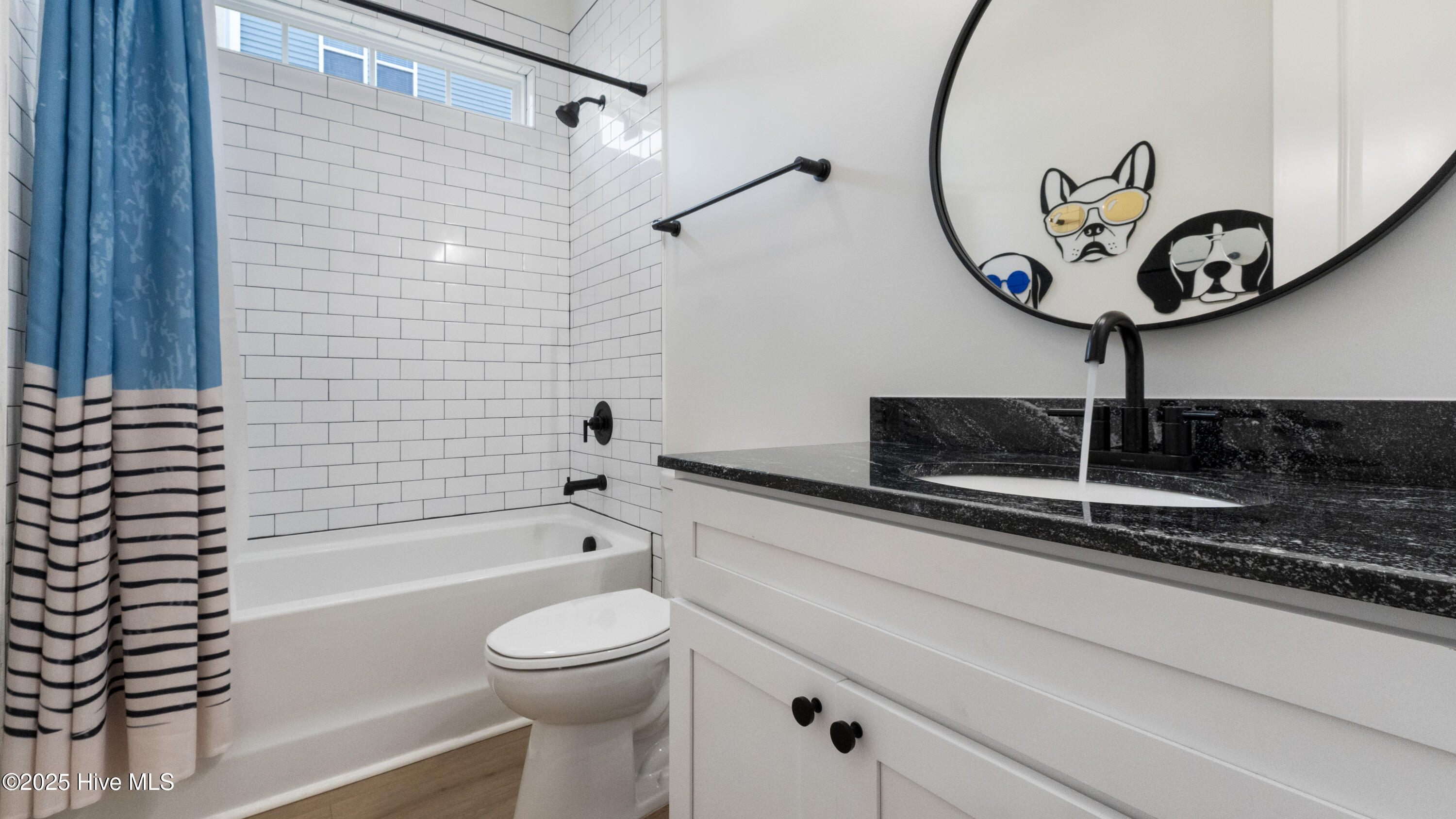 100526203 | Photo 11