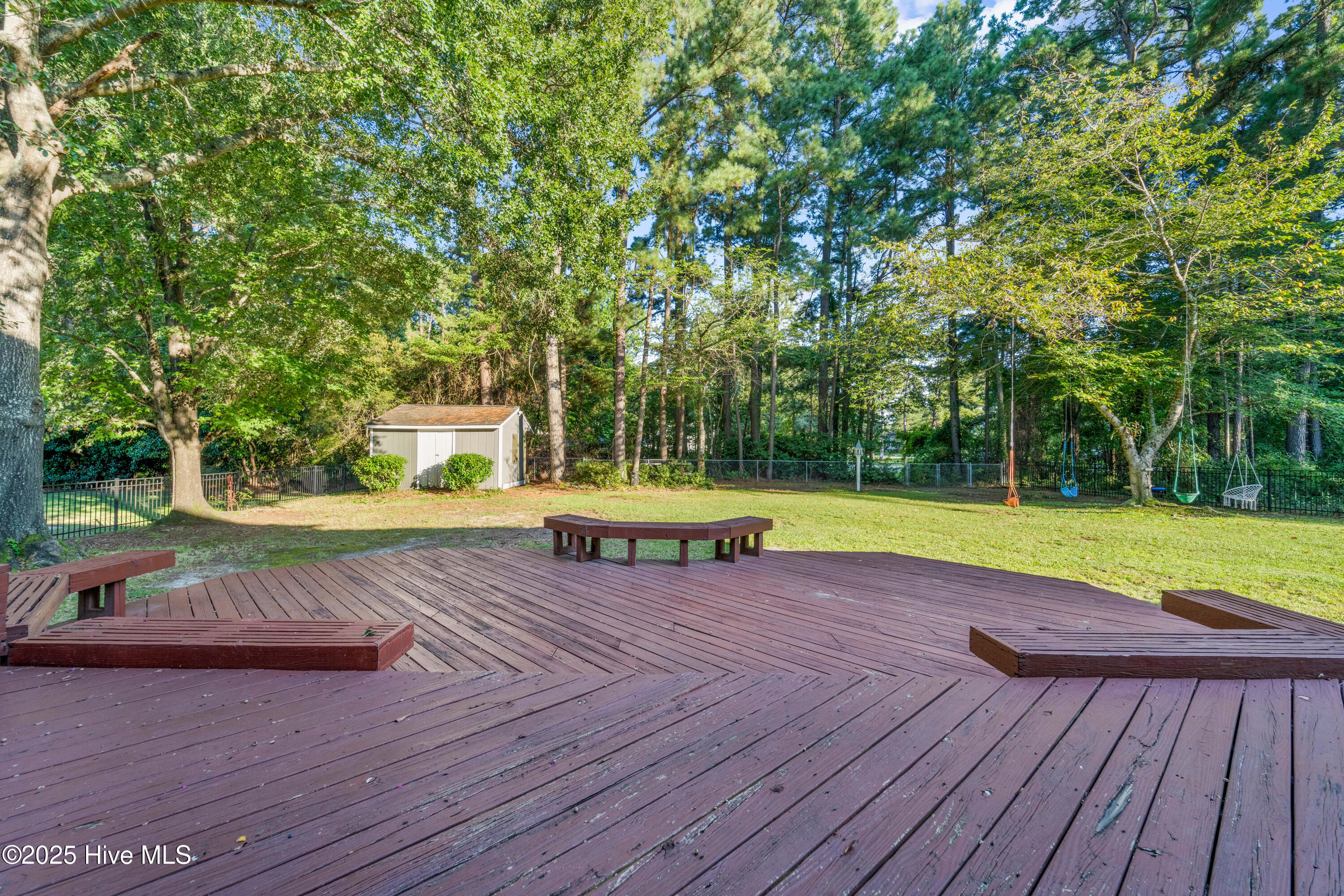 100527968 | Photo 38