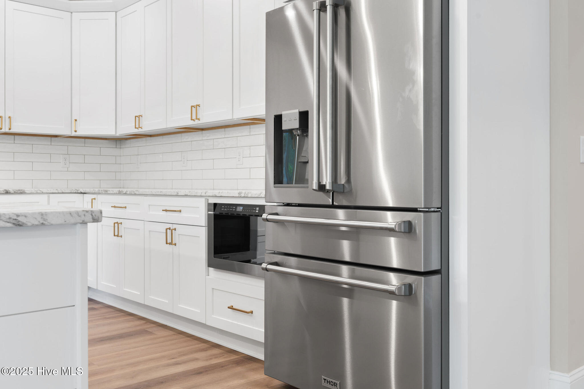 100524622 | Photo 25