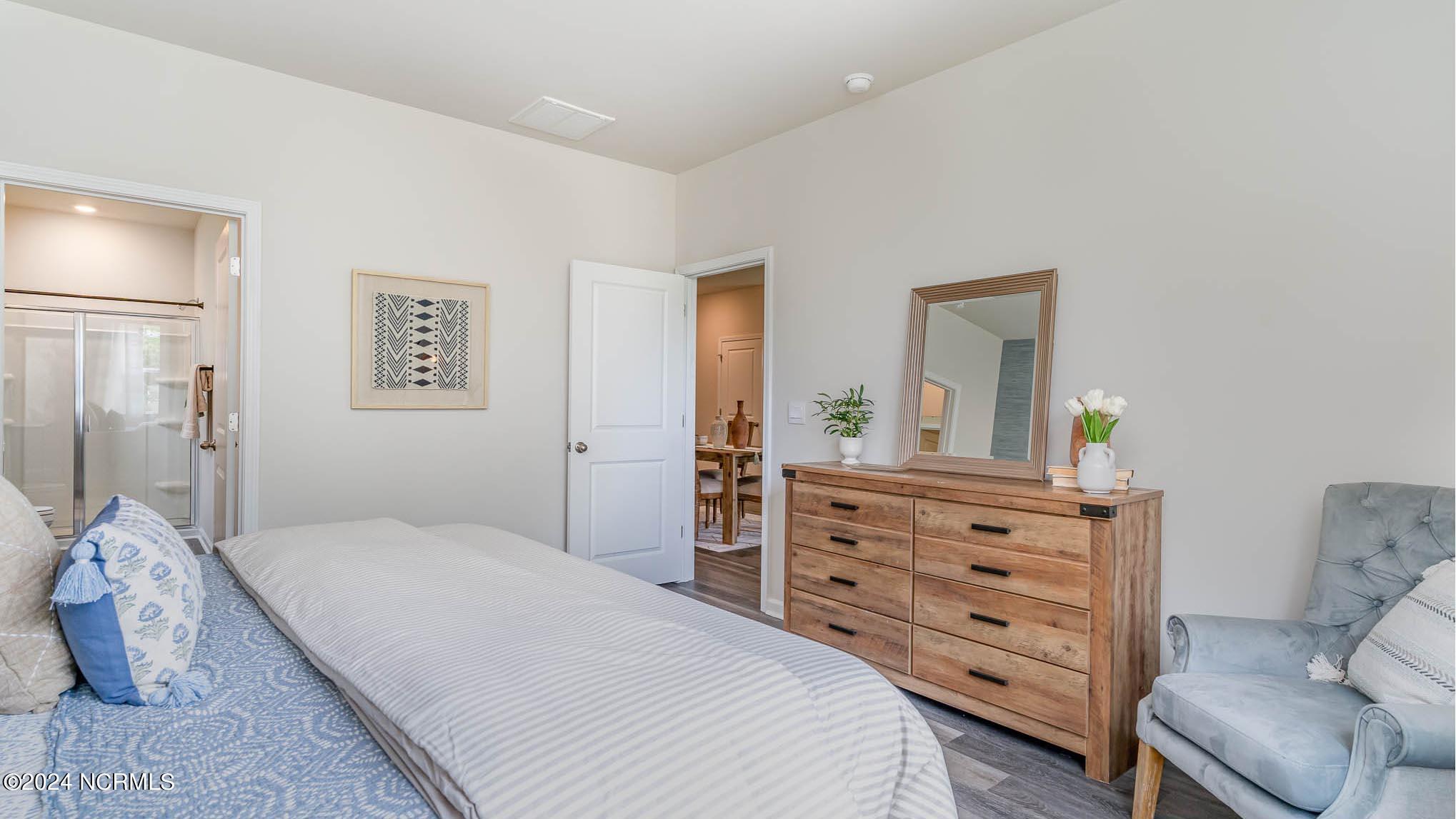 100570612 | Photo 13