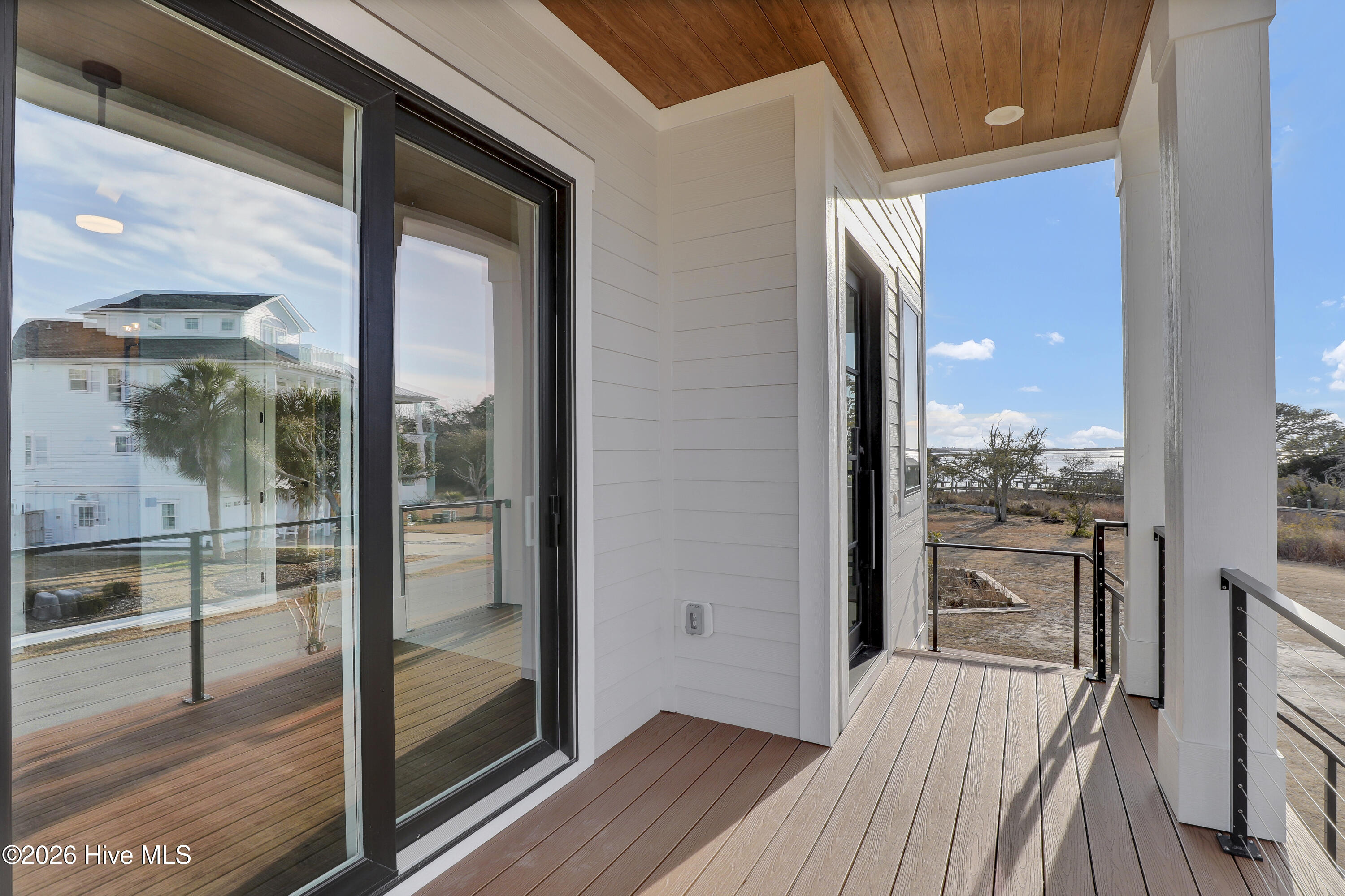 100556414 | Photo 39