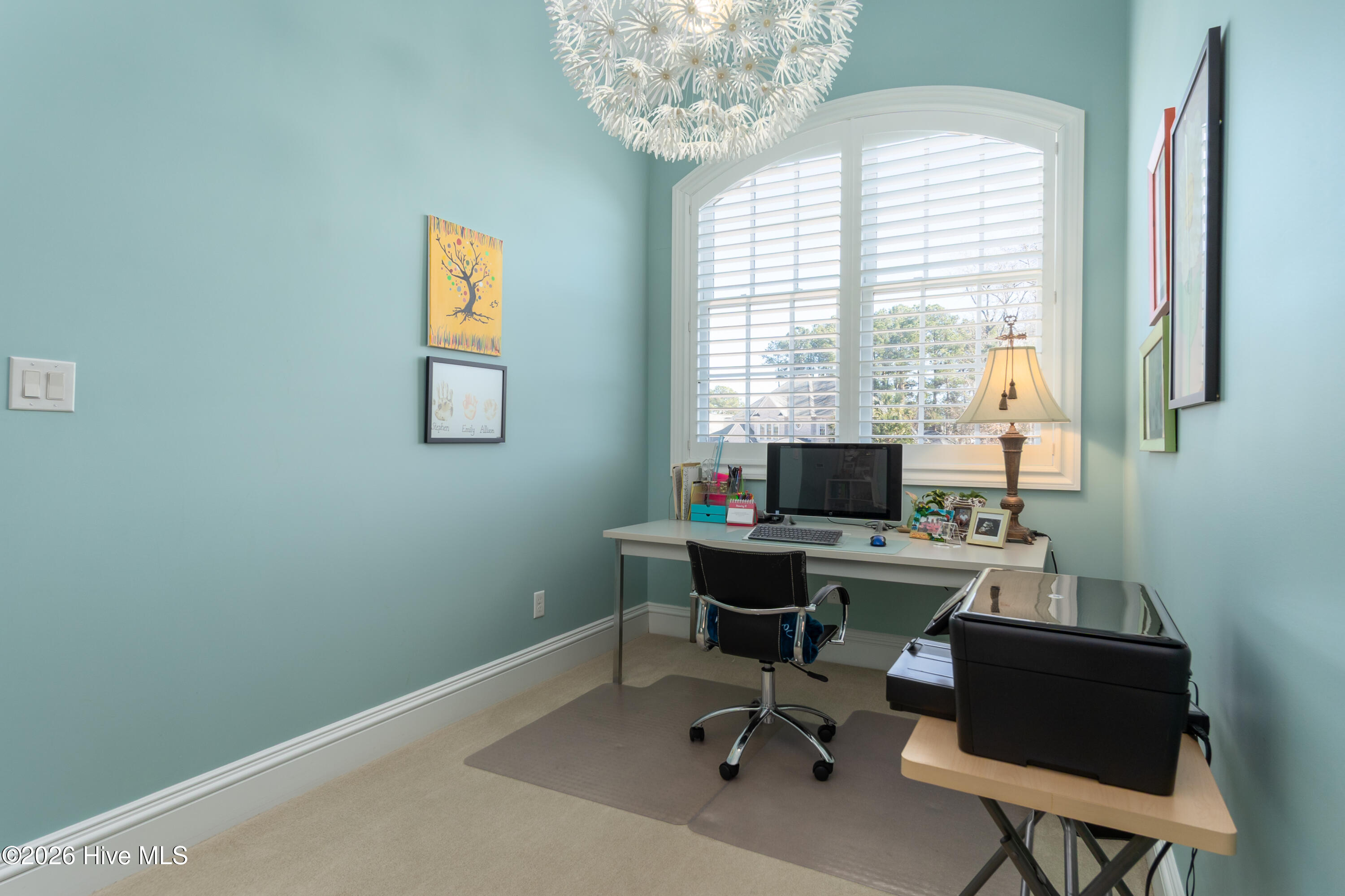 100550947 | Photo 76