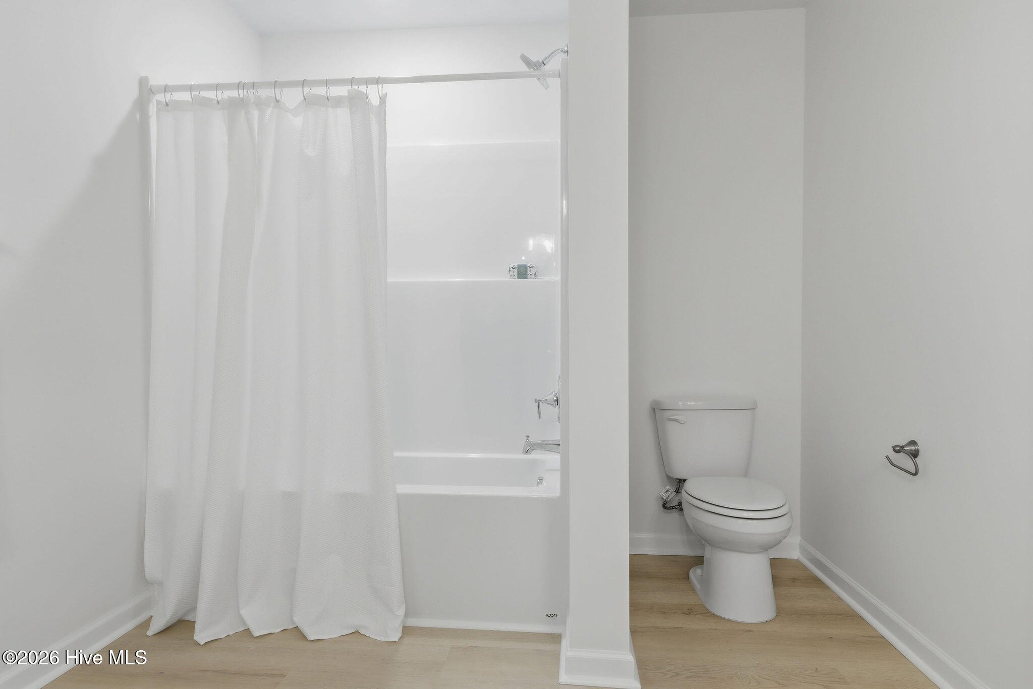 100554240 | Photo 32