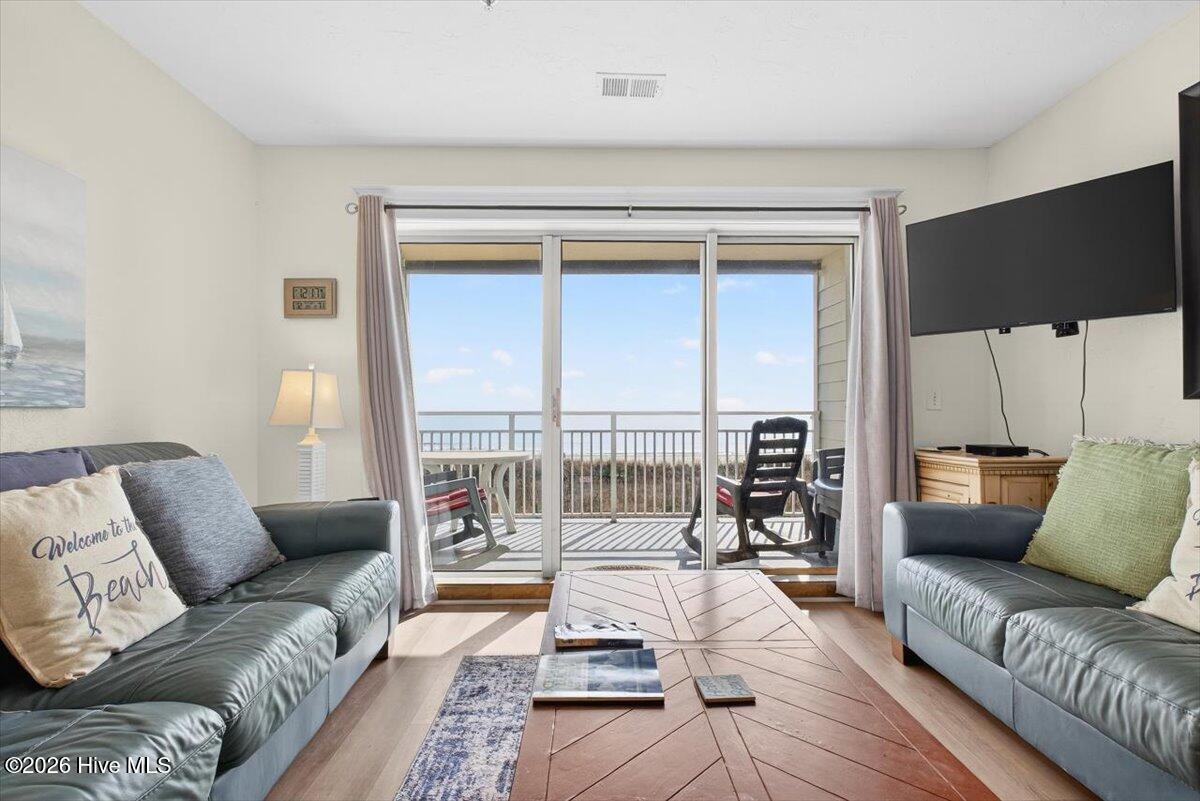 100555622 | Photo 23