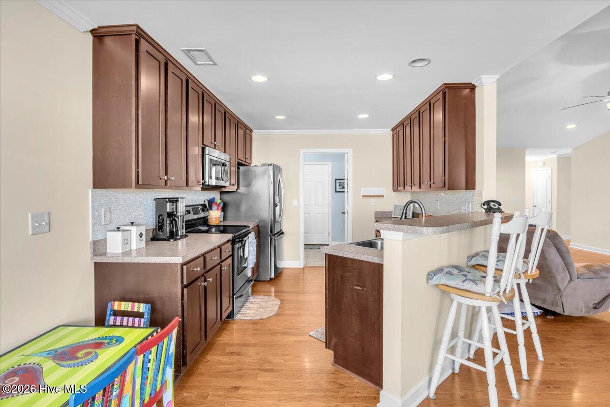 100567099 | Photo 31