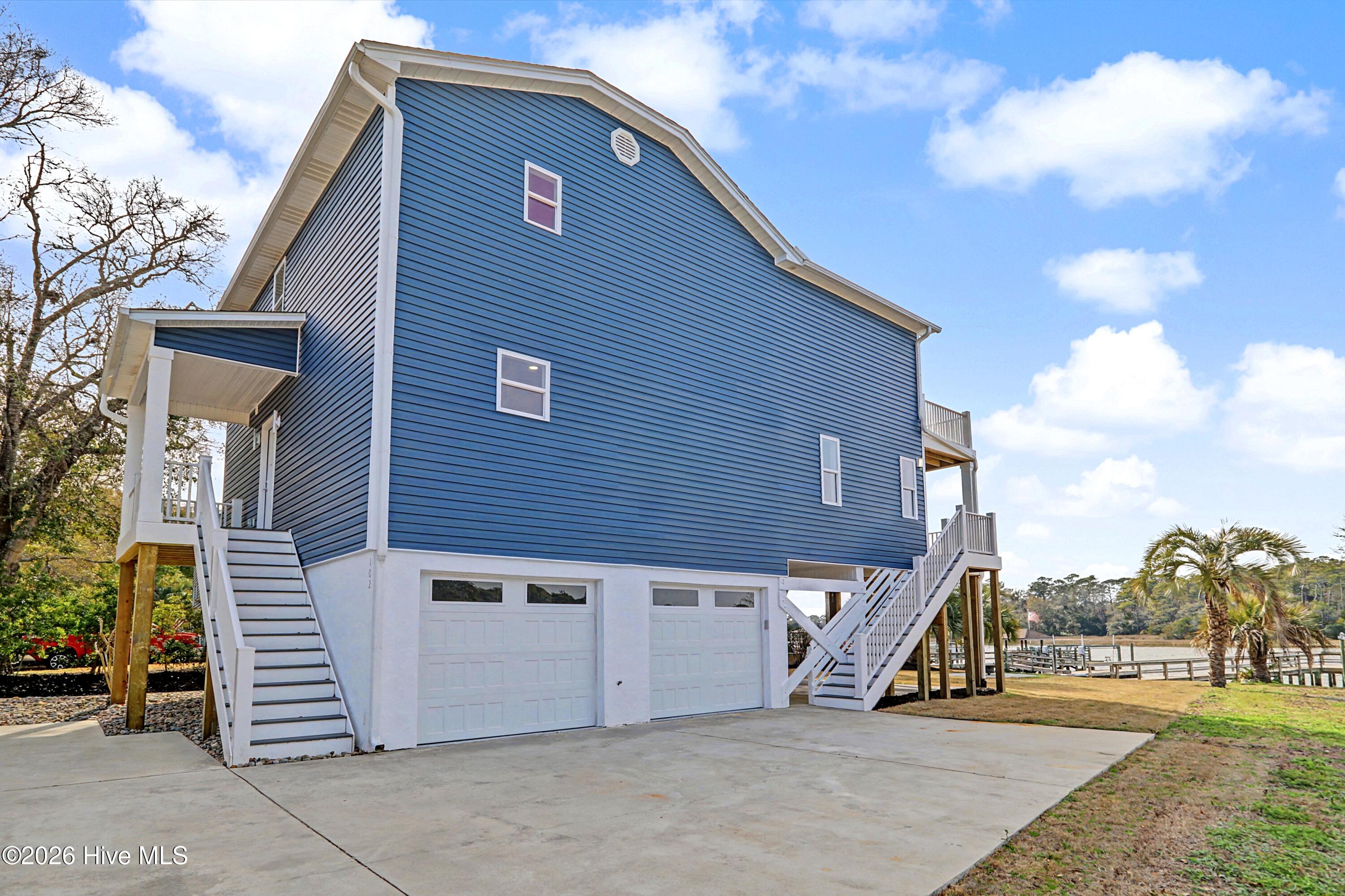 100556929 | Photo 40