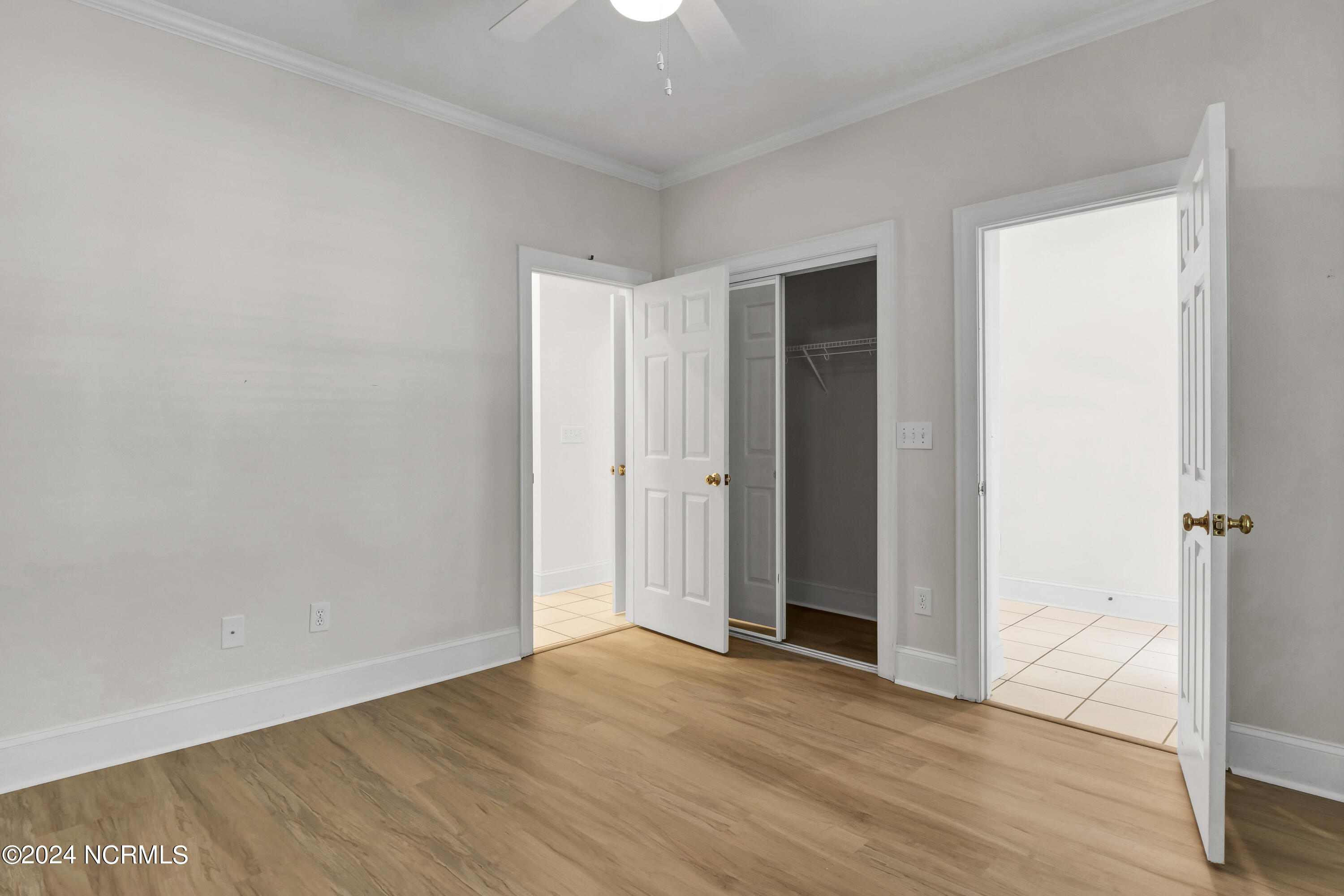 100544215 | Photo 24