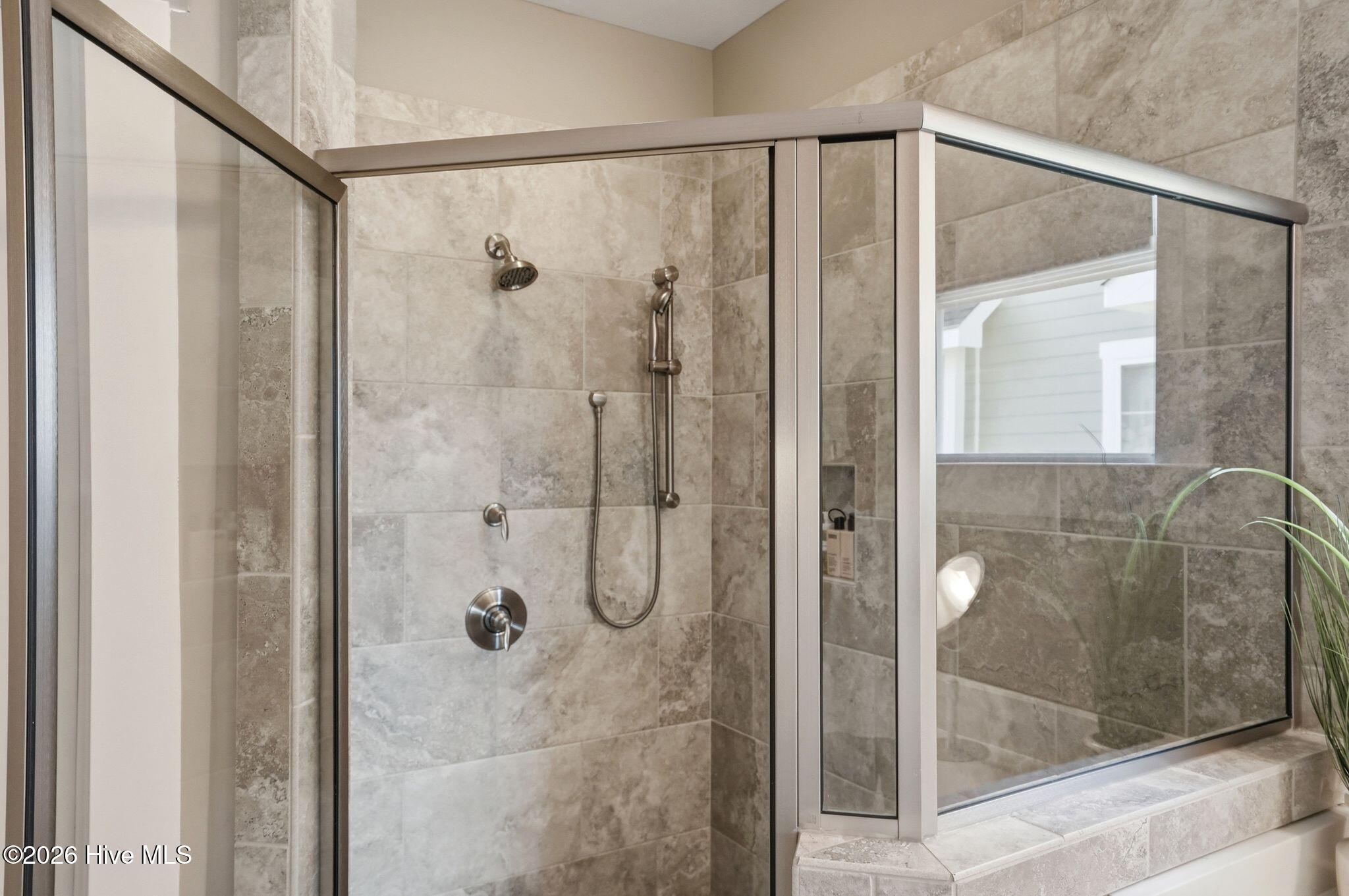 100559080 | Photo 41