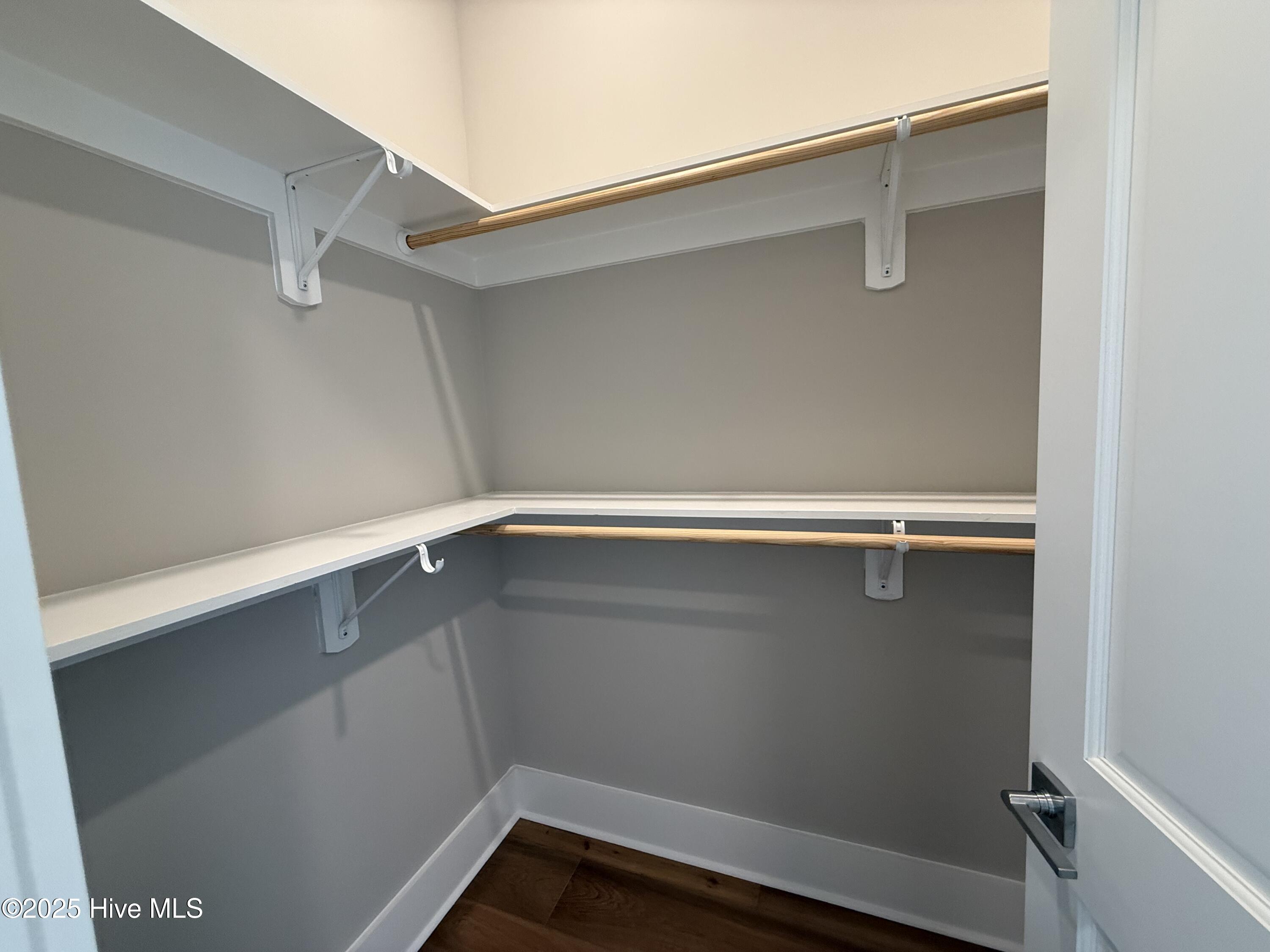 100498103 | Photo 41