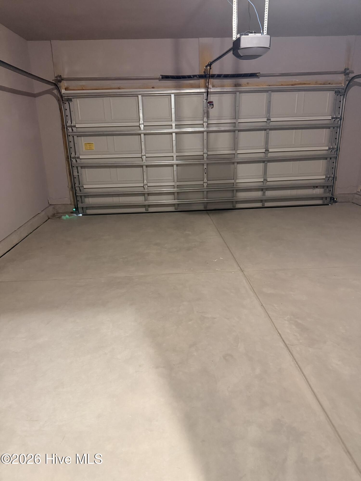 100557384 | Photo 21