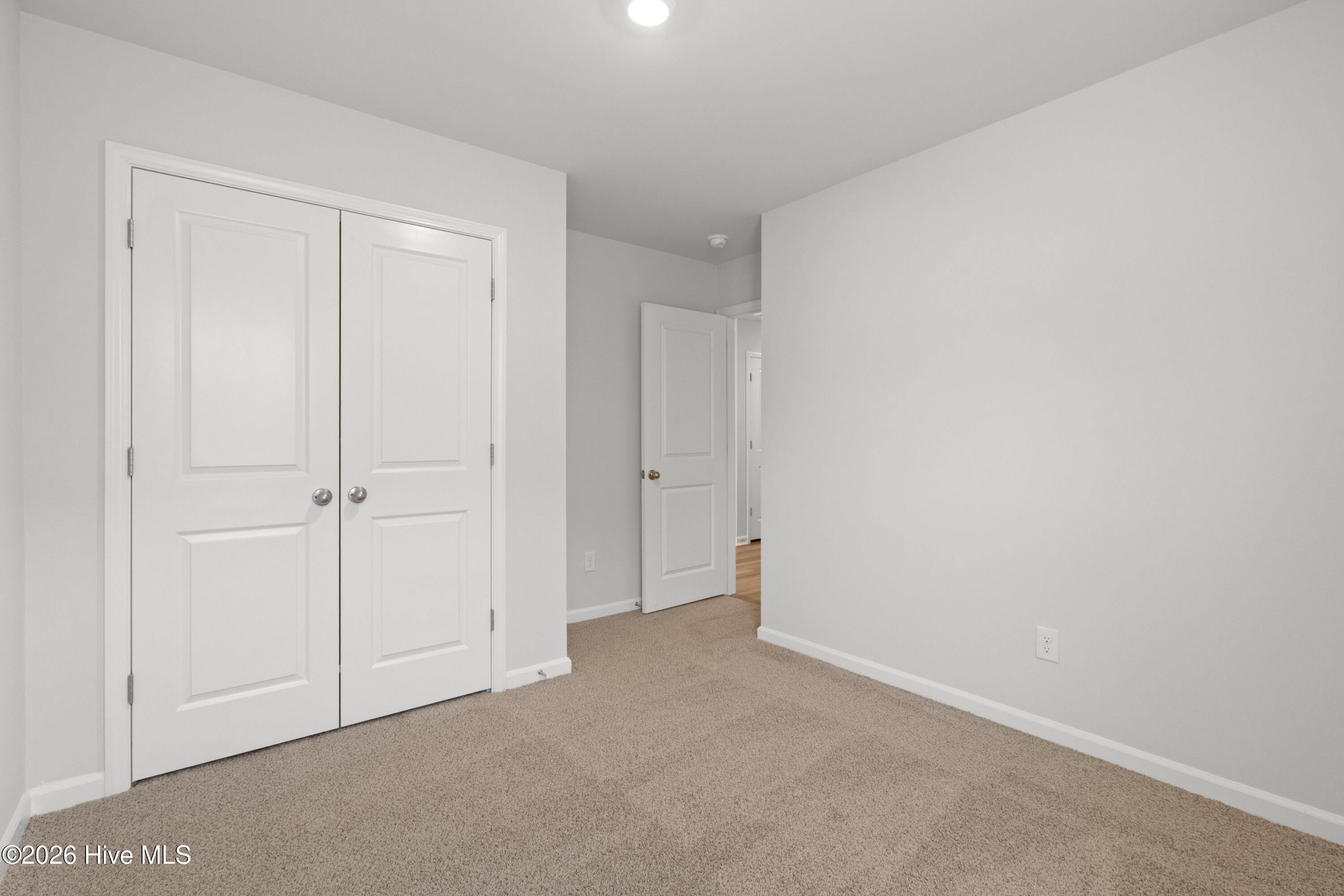 100552120 | Photo 32