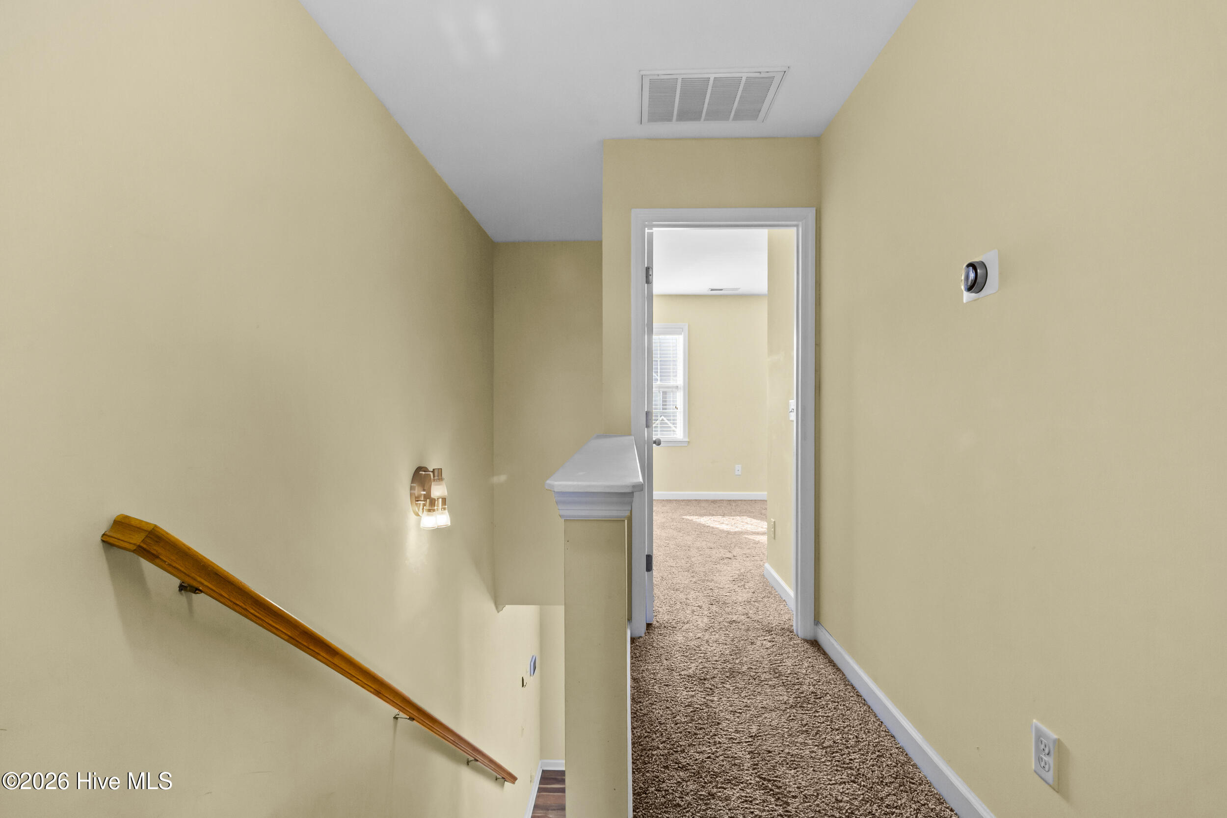 100557945 | Photo 16