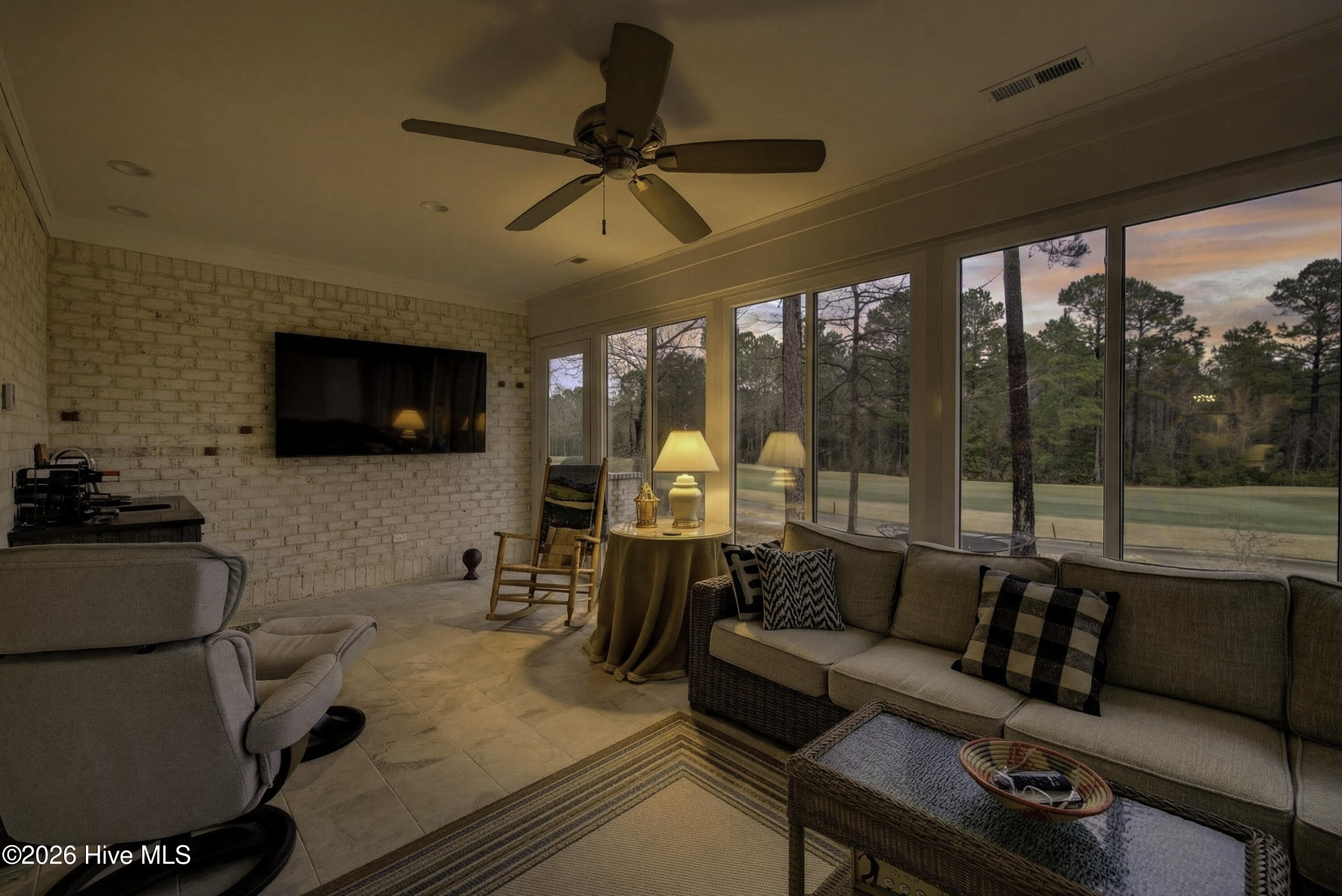 100551916 | Photo 42