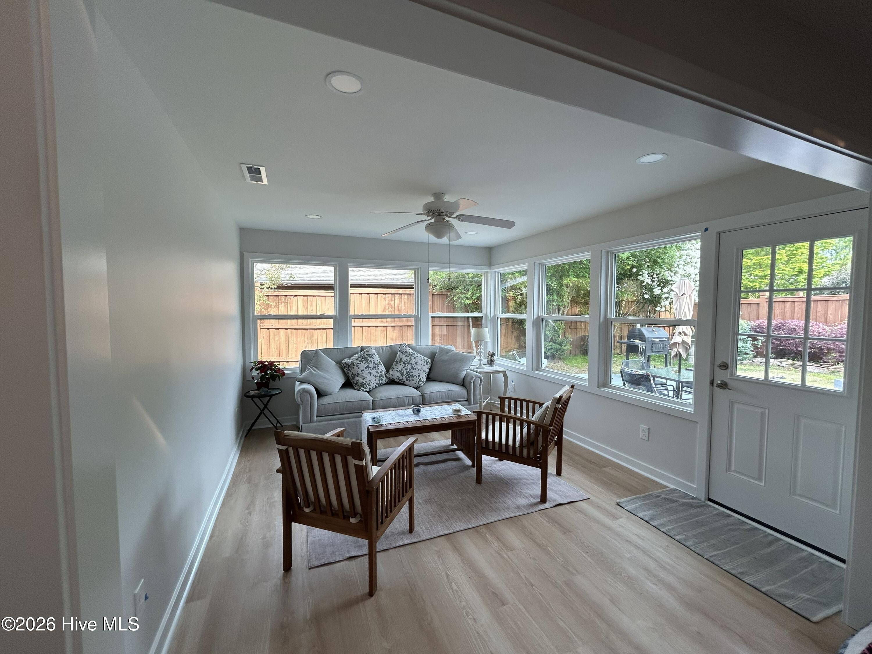 100556332 | Photo 14