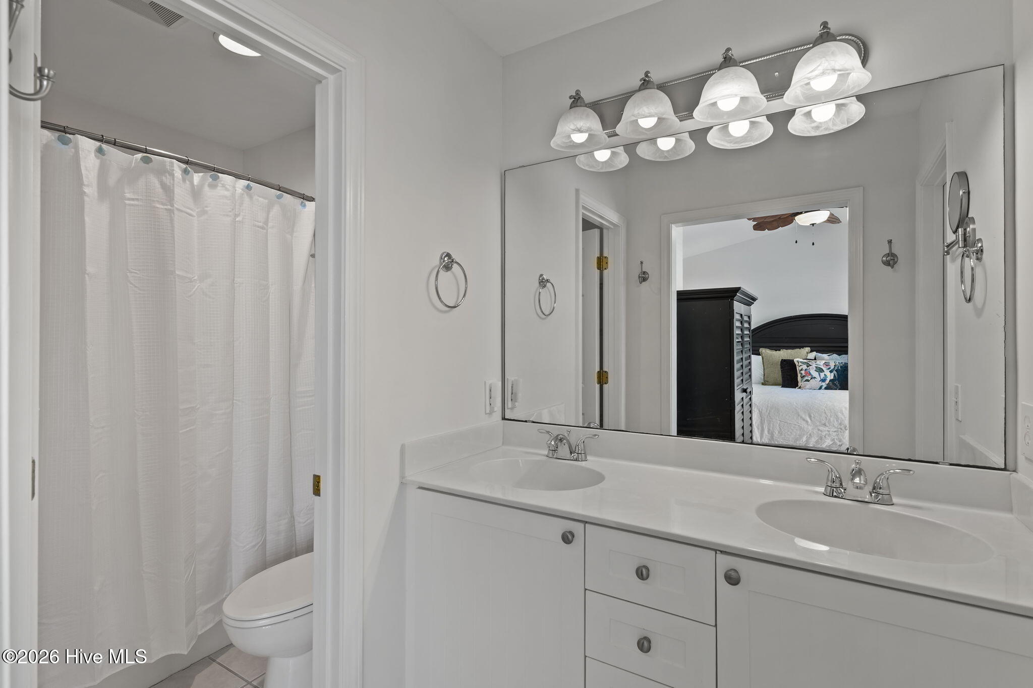 100563044 | Photo 29