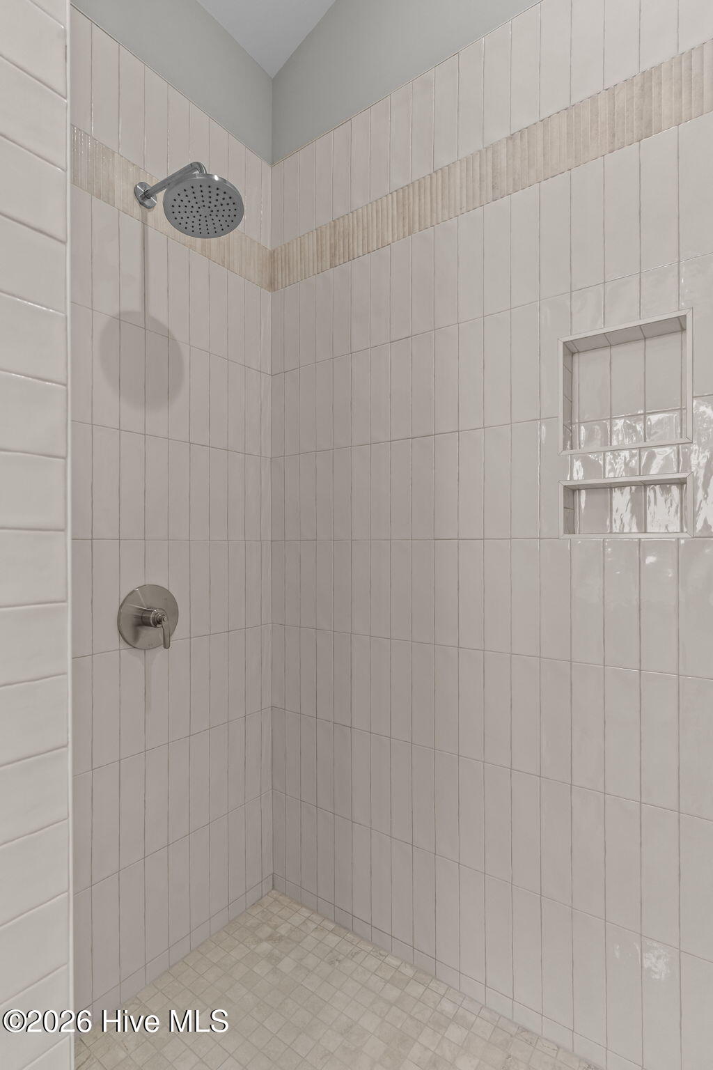 100548925 | Photo 29