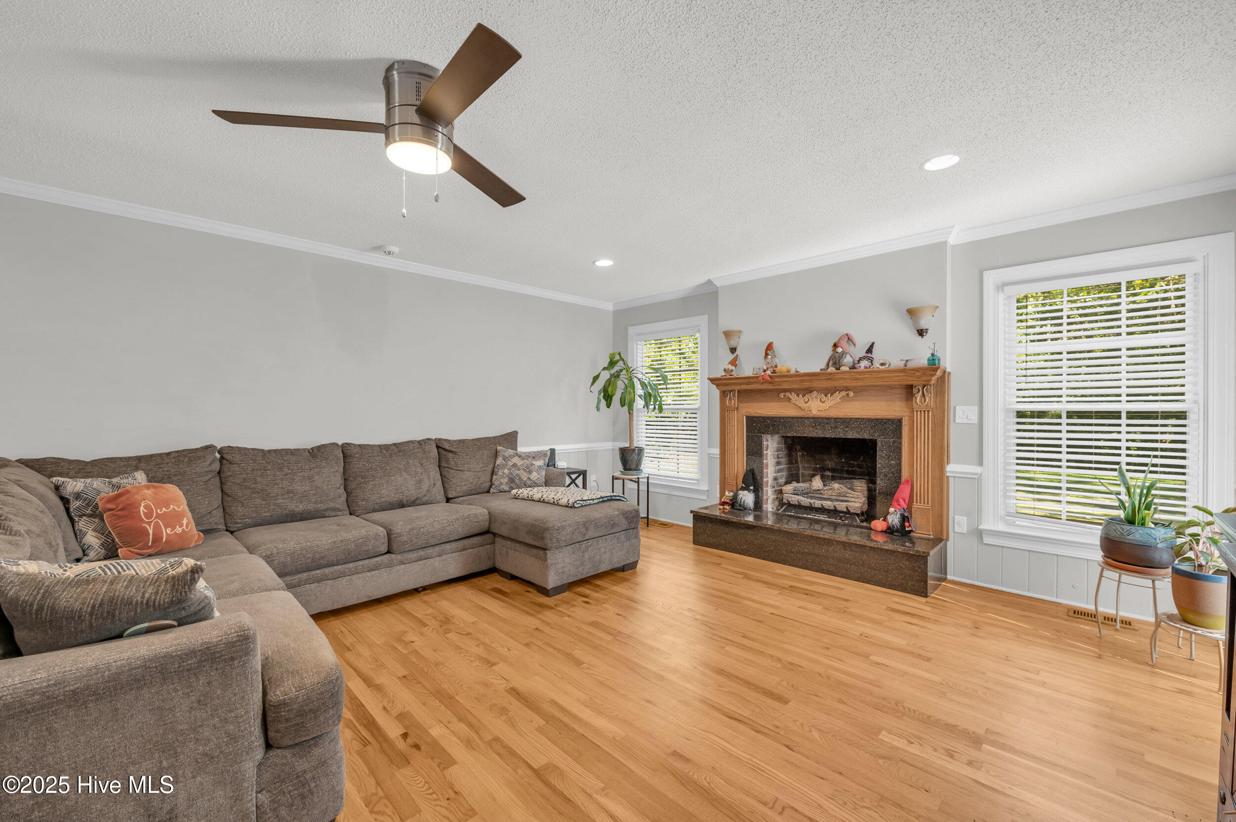 100537583 | Photo 10