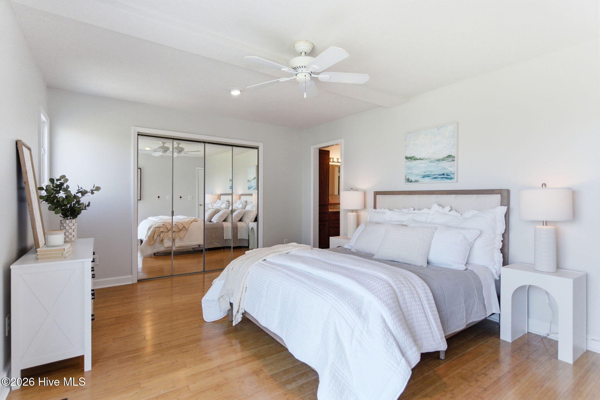 100569550 | Photo 22