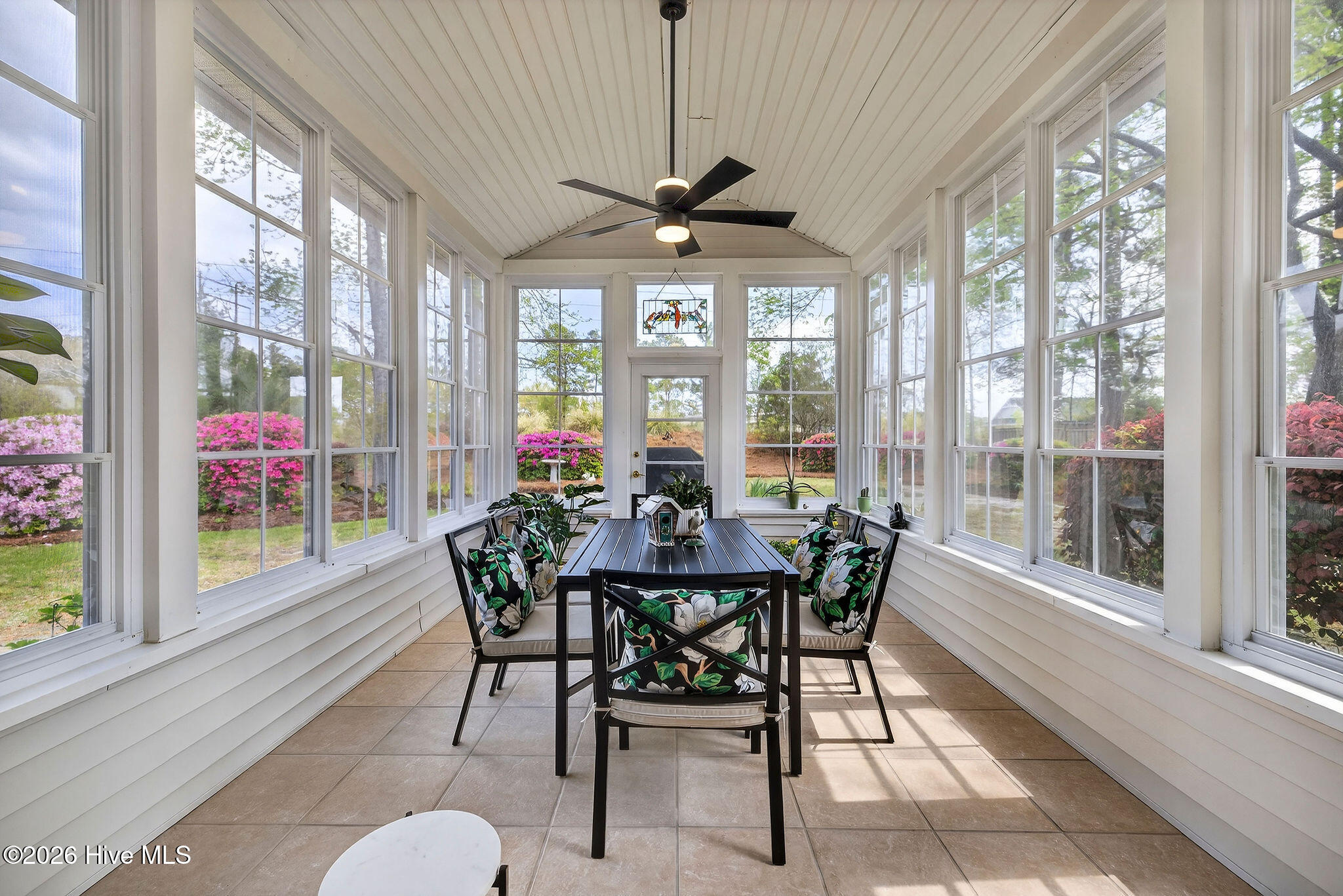 100565648 | Photo 15