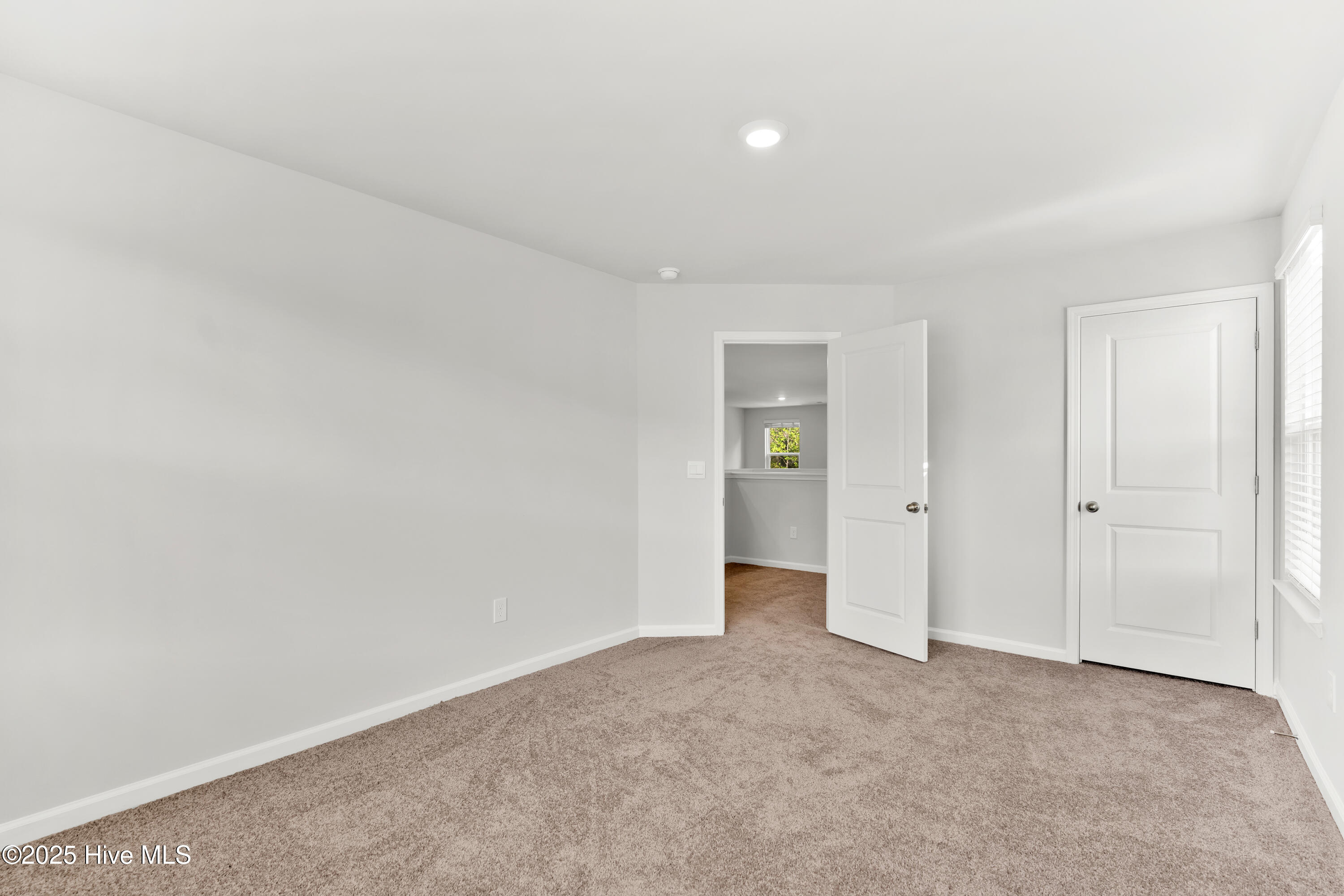 100522330 | Photo 27