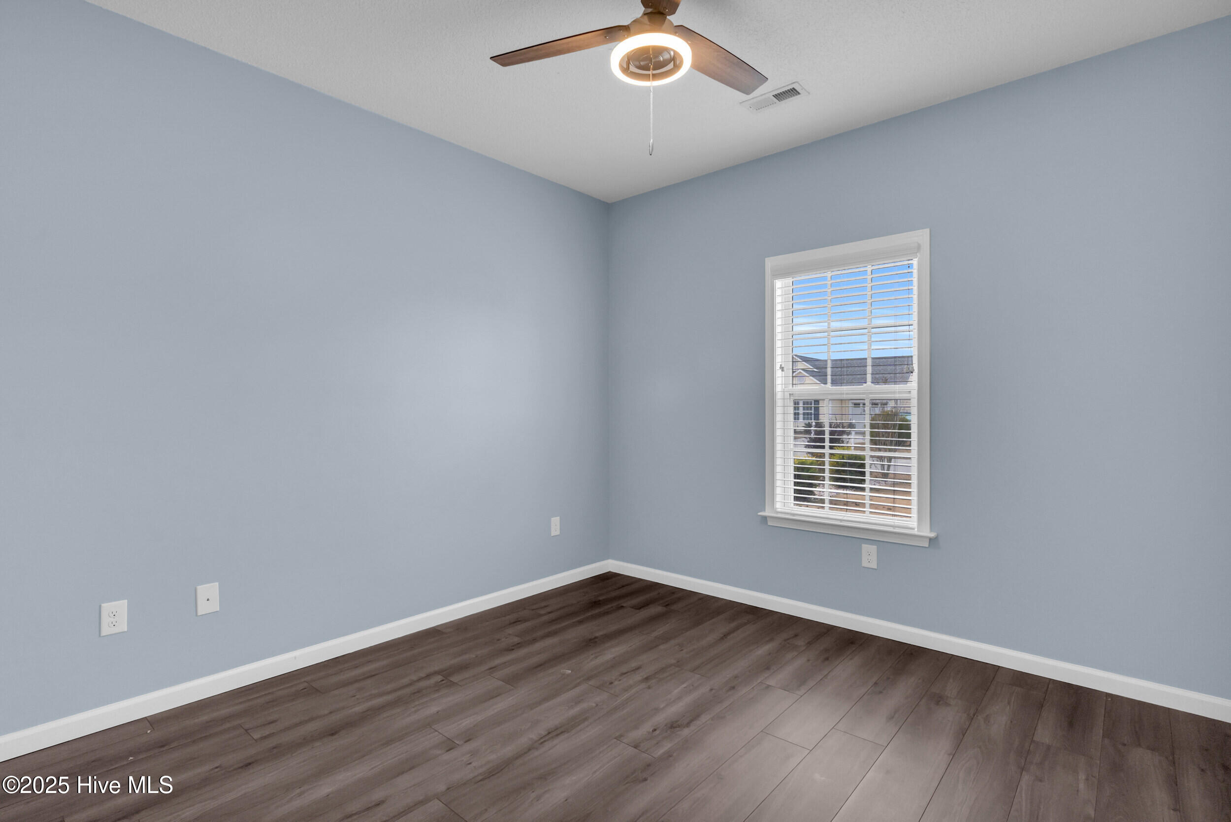 100546029 | Photo 18