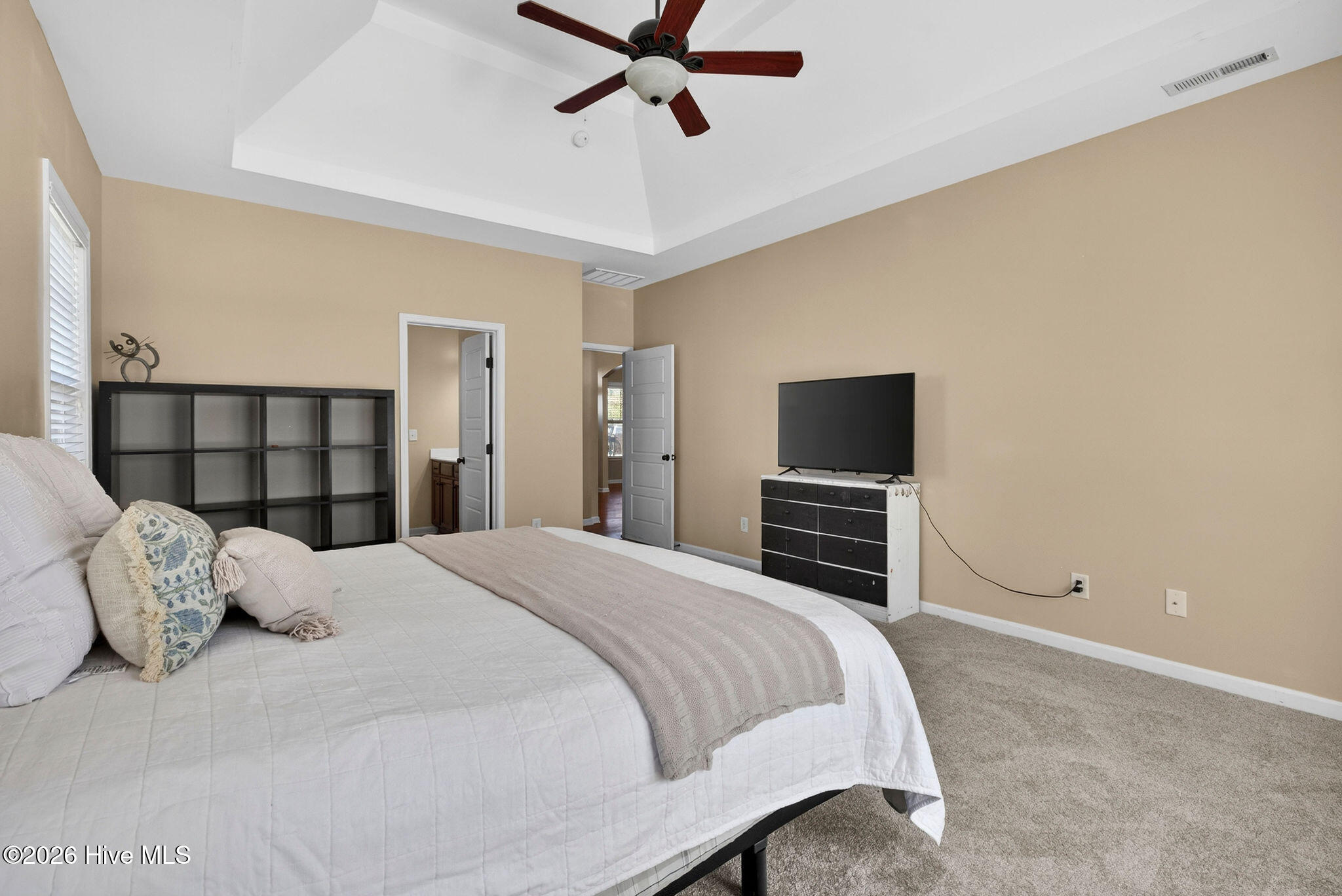 100568620 | Photo 22