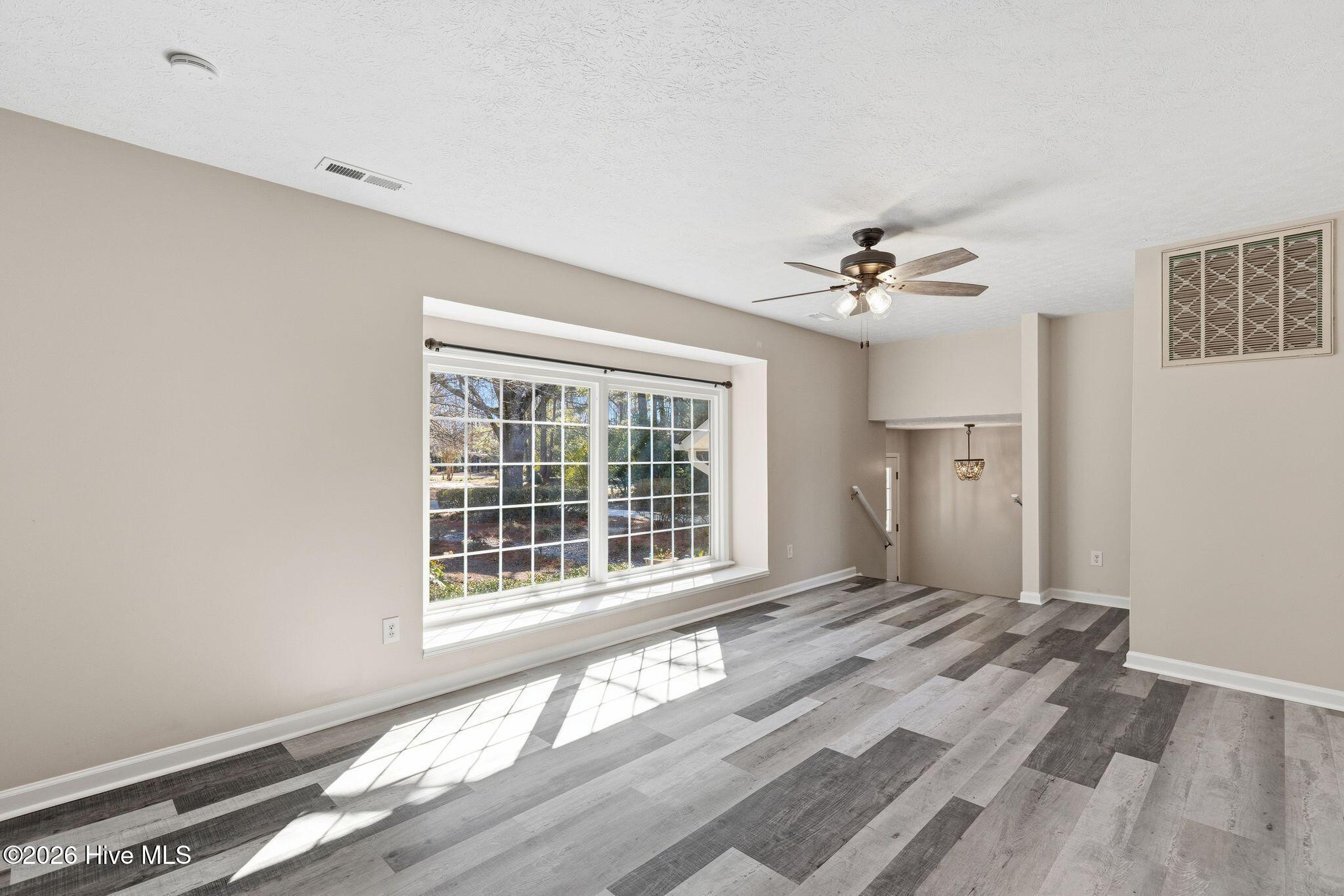 100554538 | Photo 12