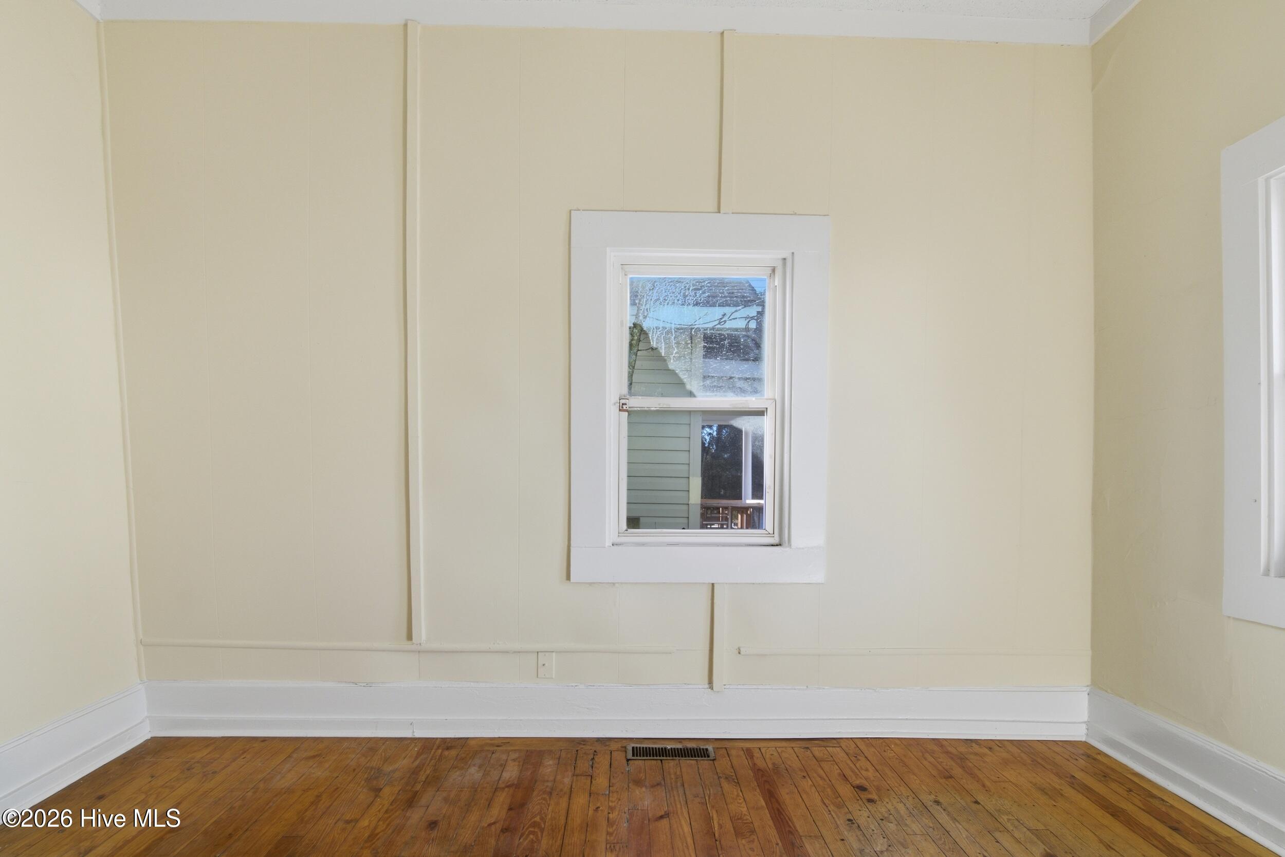 100558258 | Photo 11