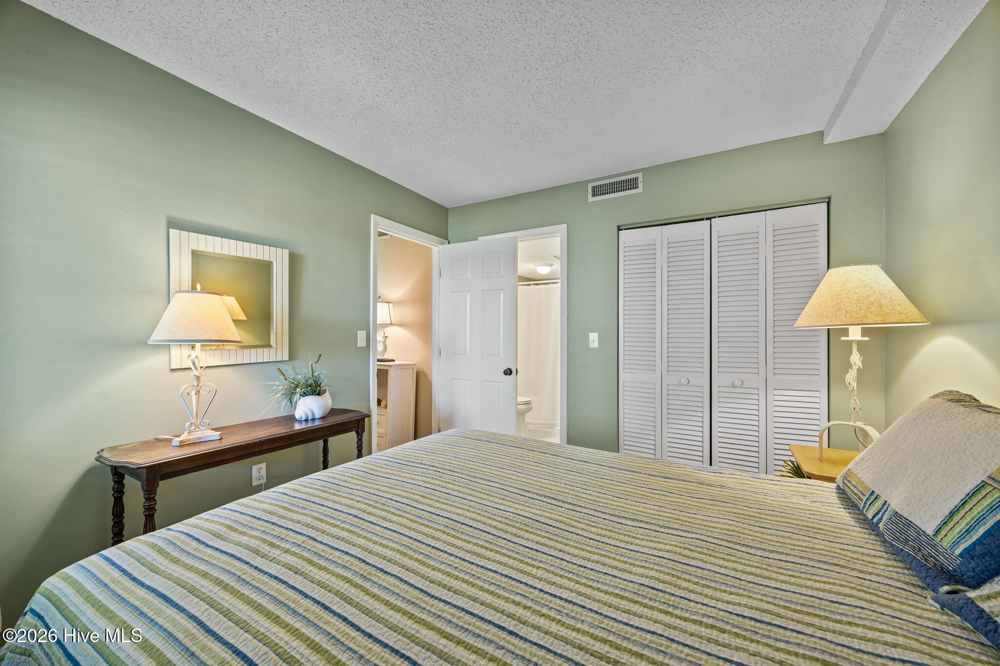 100565506 | Photo 21