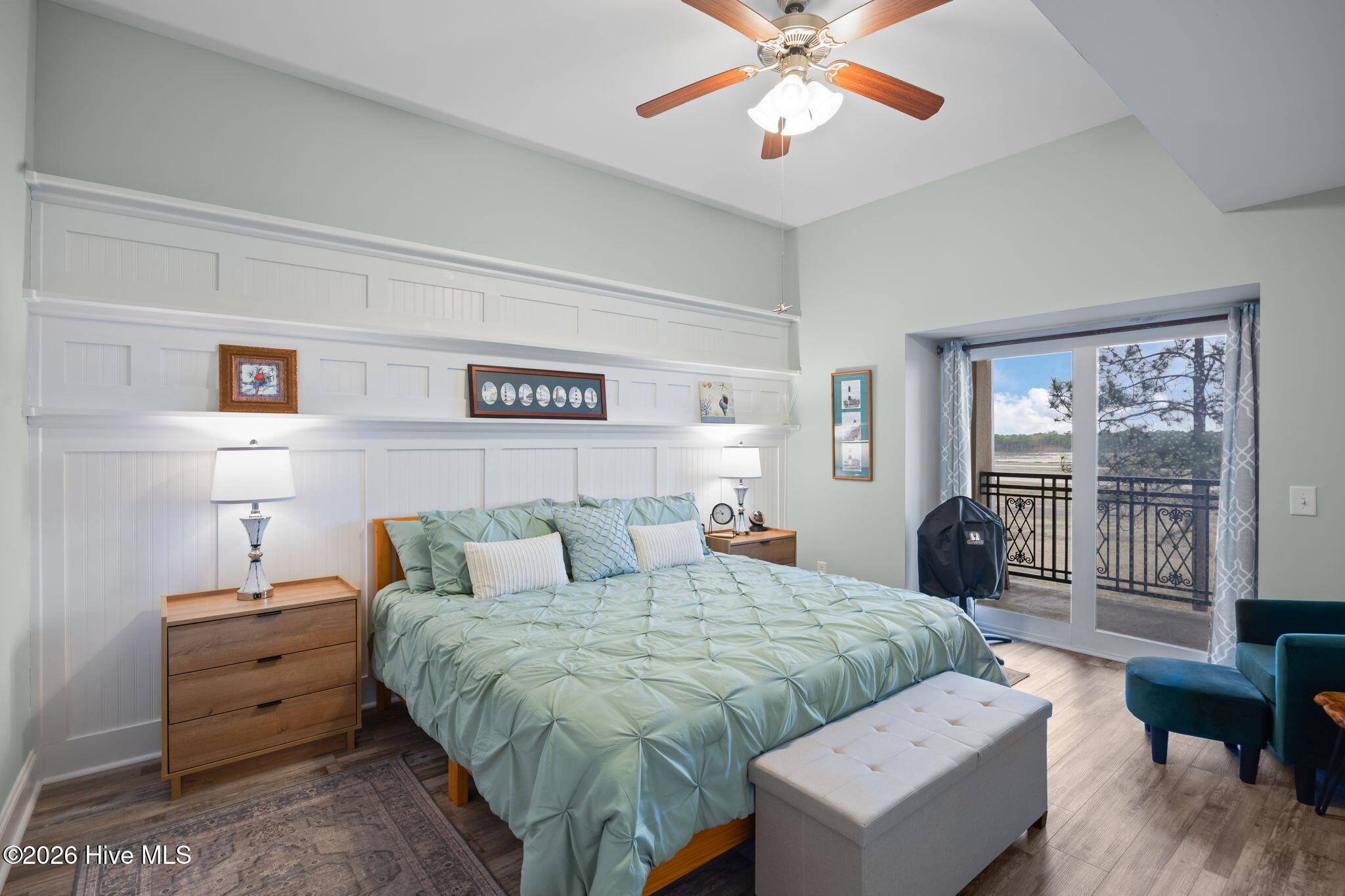 100558895 | Photo 23