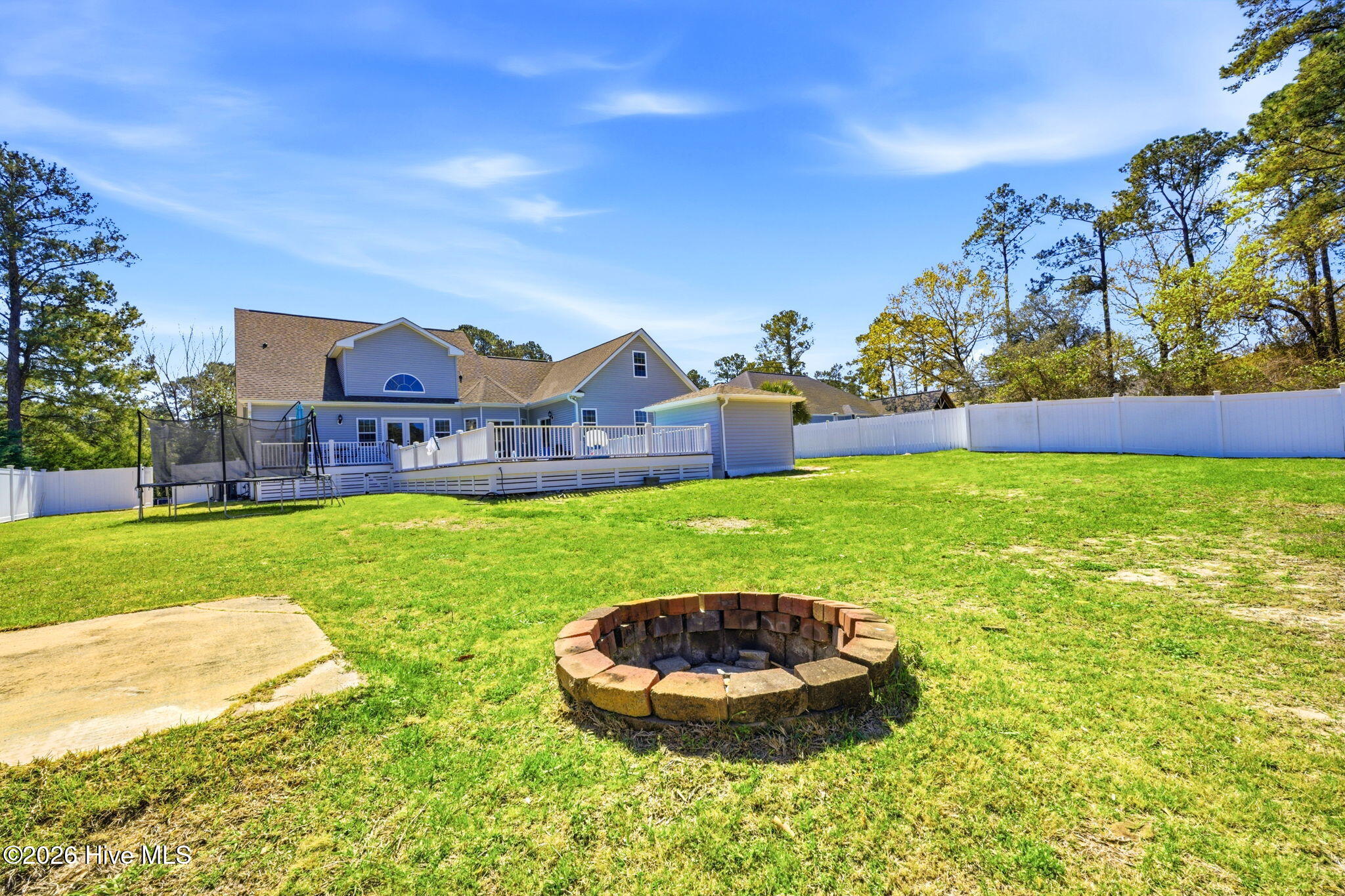 100563483 | Photo 42