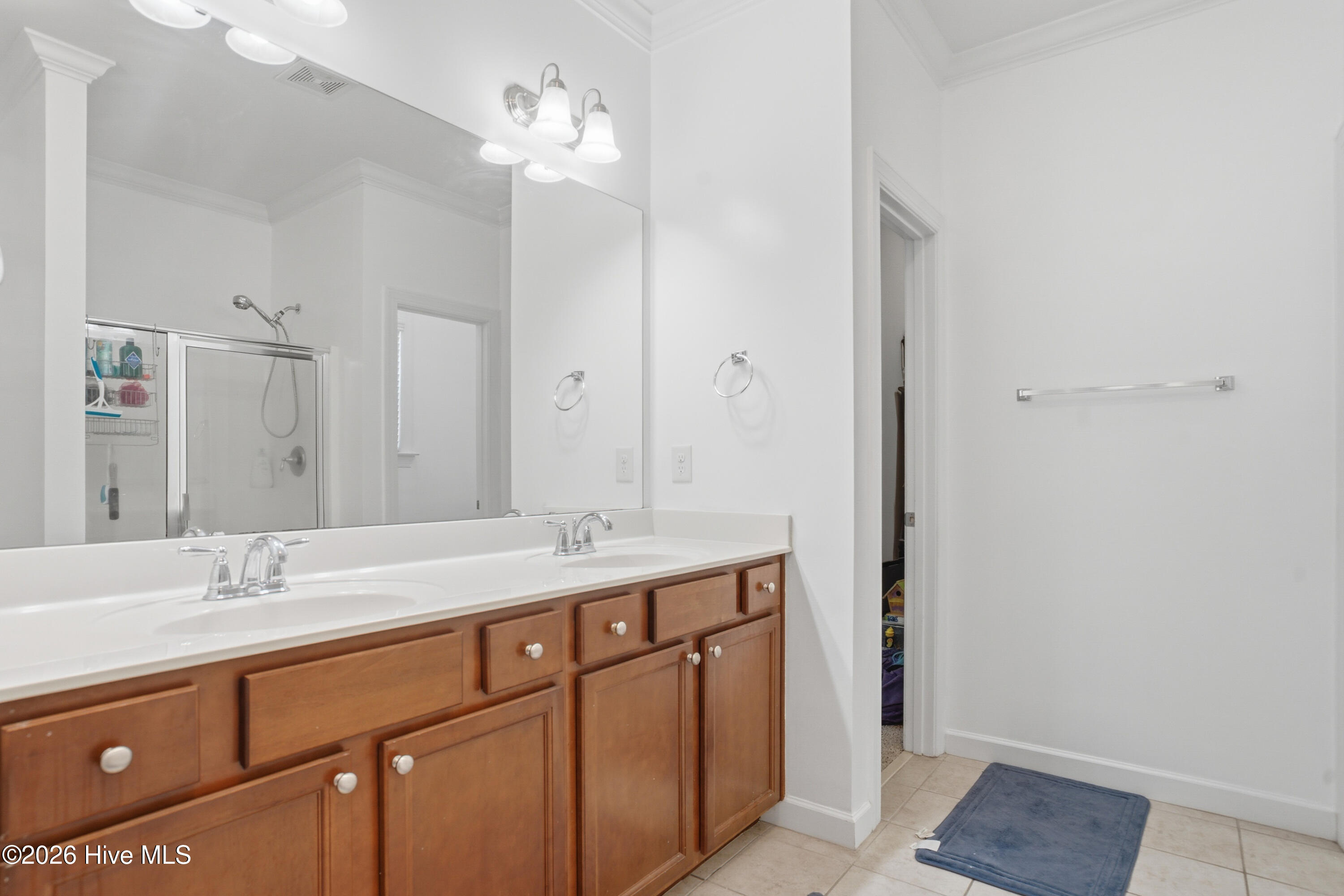 100564087 | Photo 27