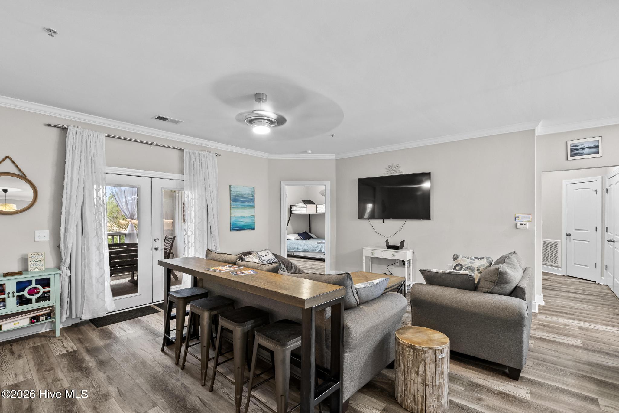 100555368 | Photo 10