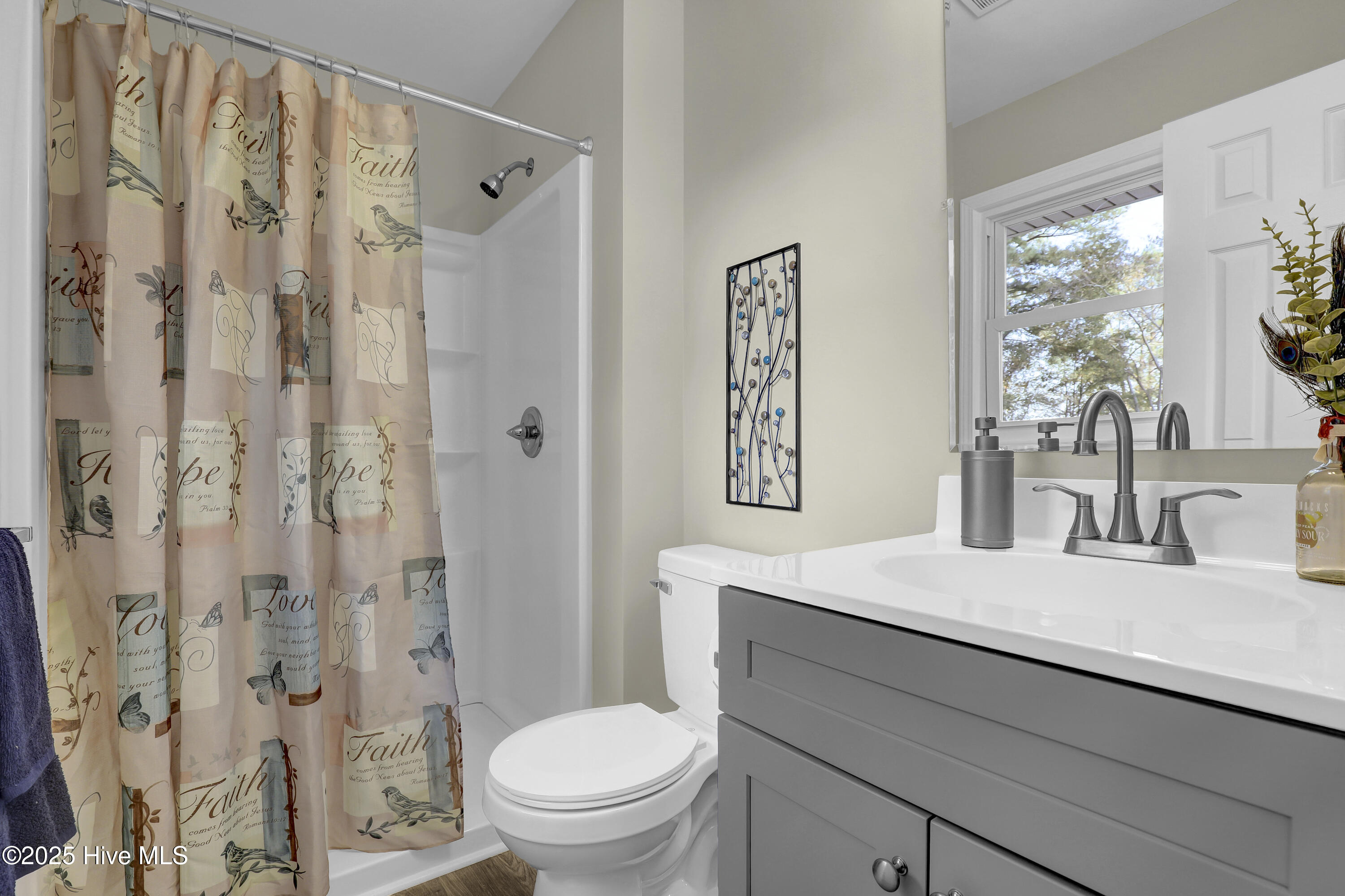 100542523 | Photo 21