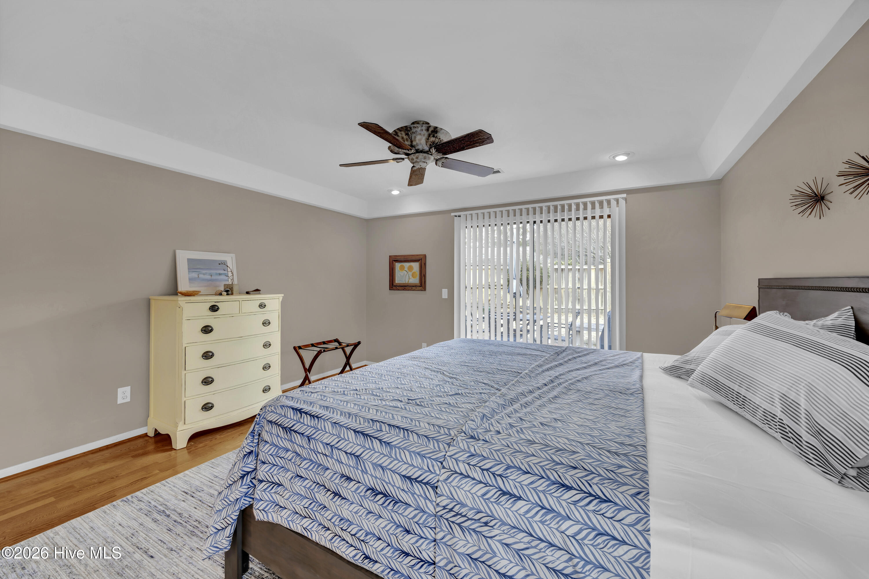 100548002 | Photo 19