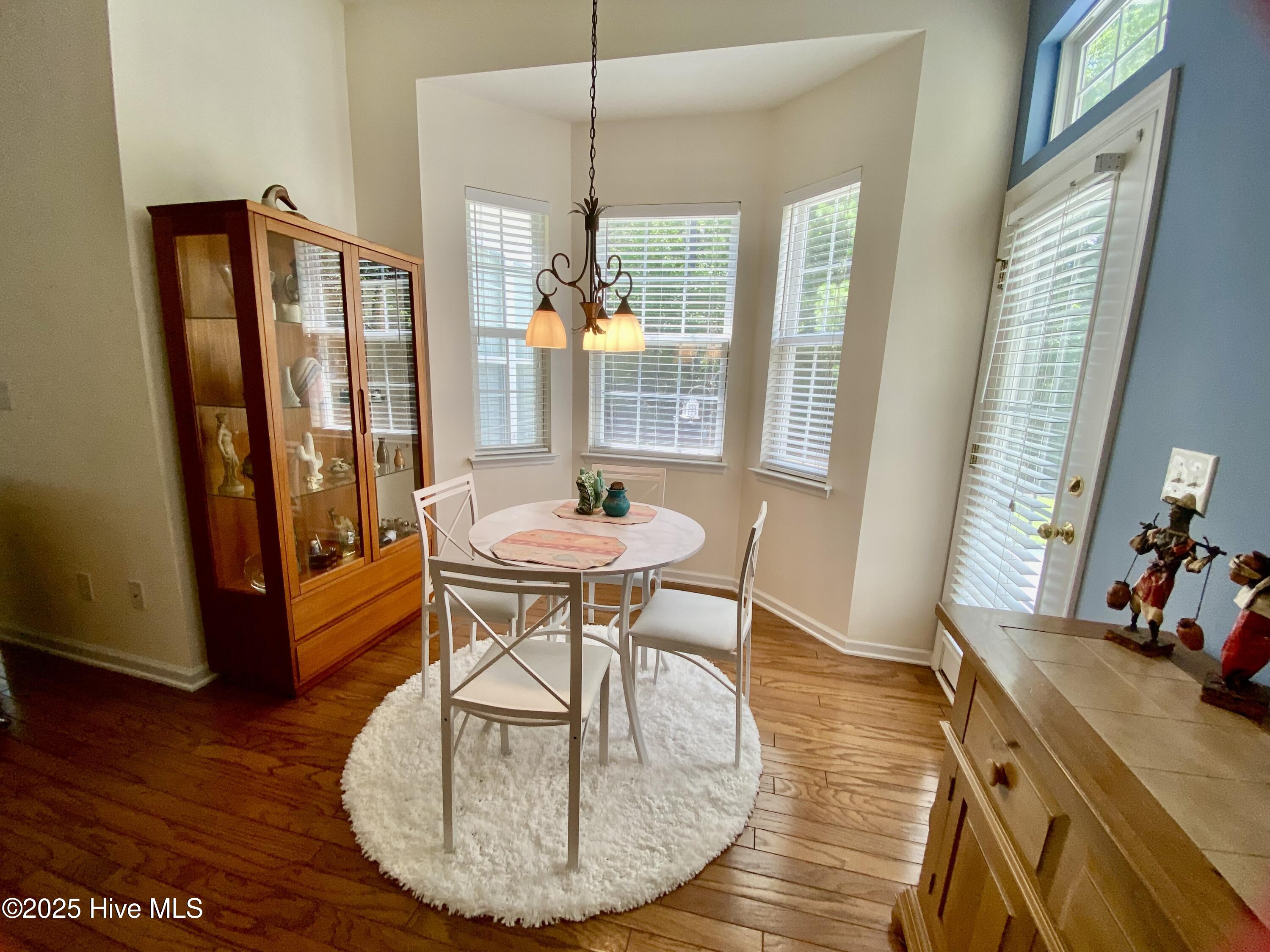 100539119 | Photo 16