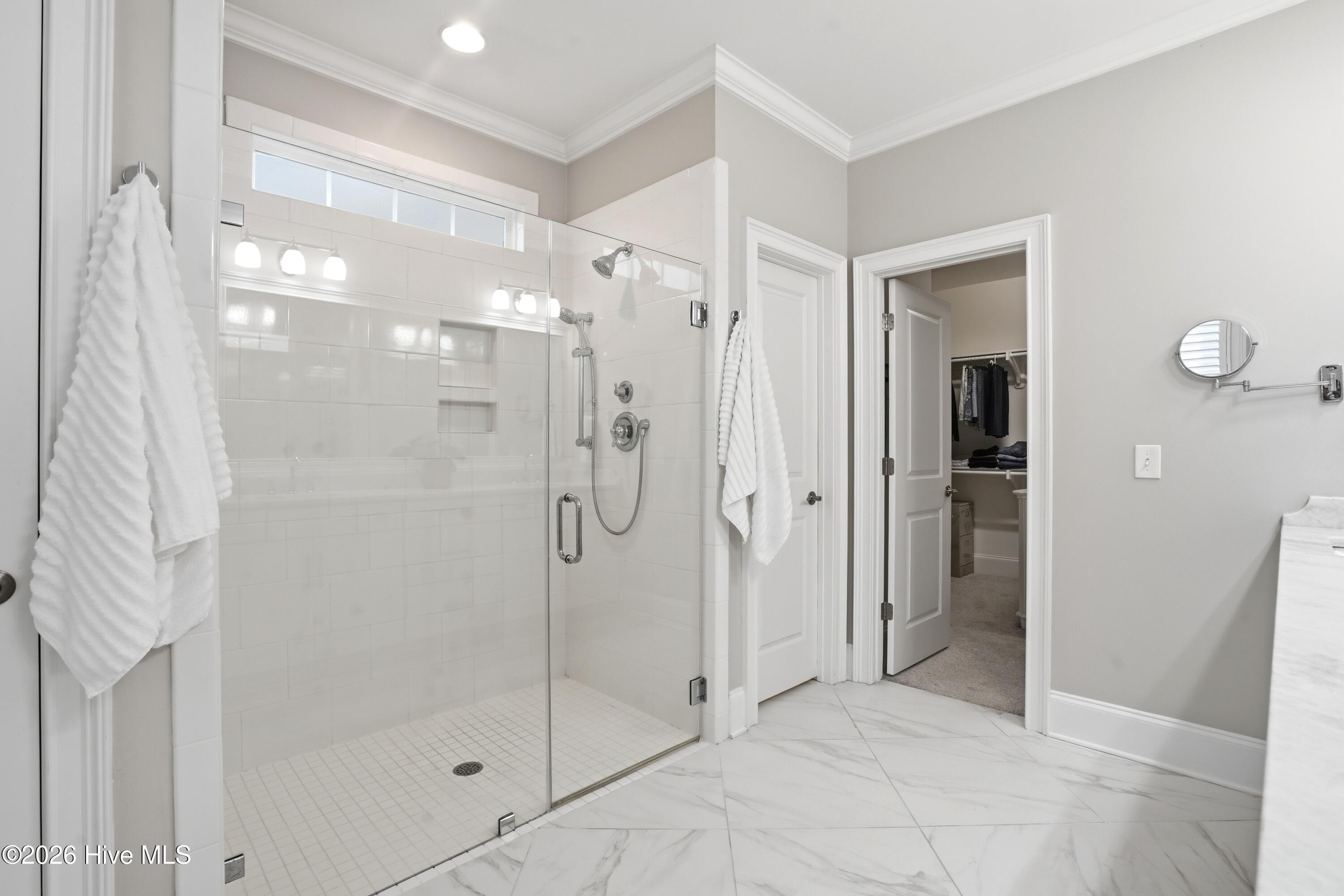 100561469 | Photo 31