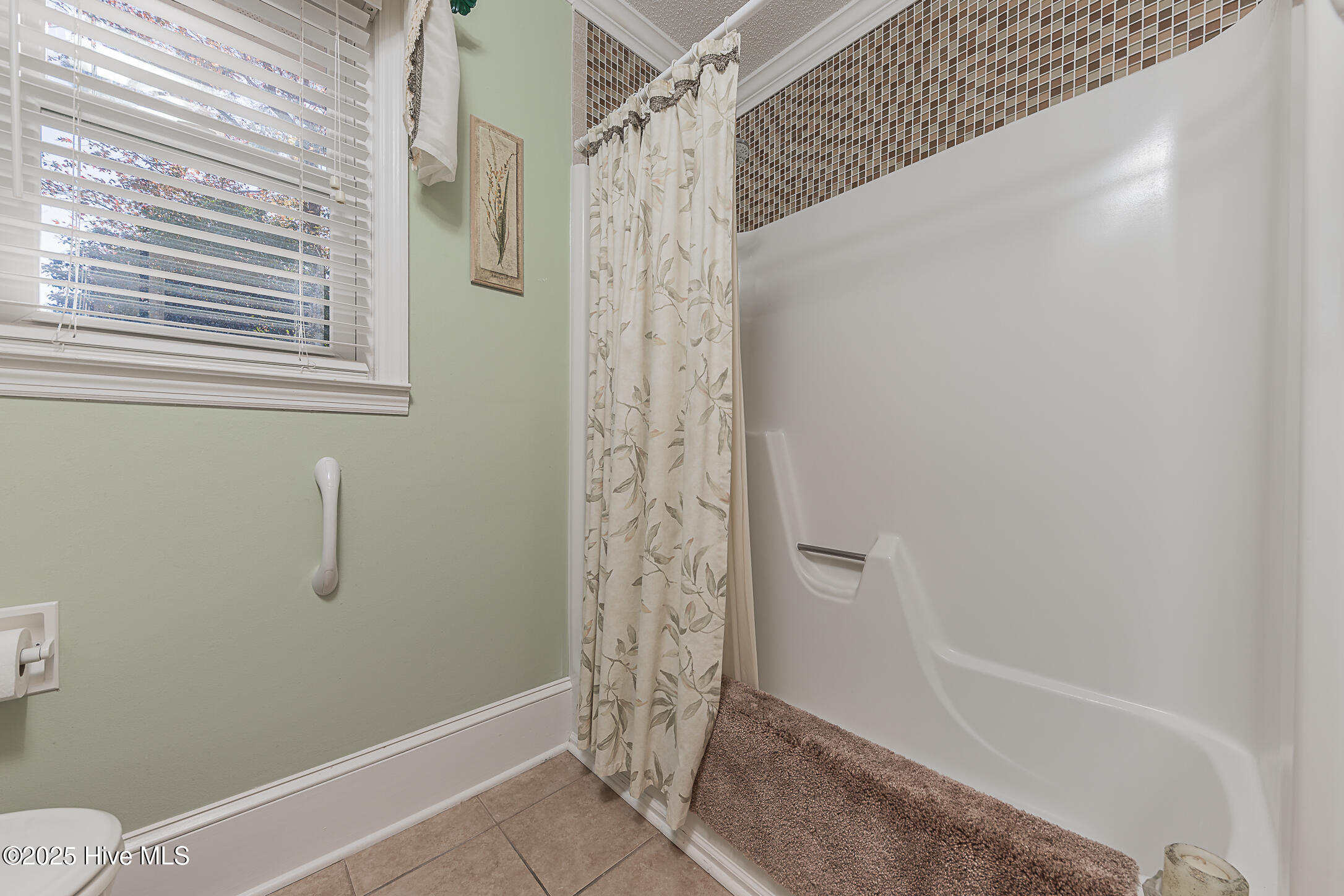 100542740 | Photo 41