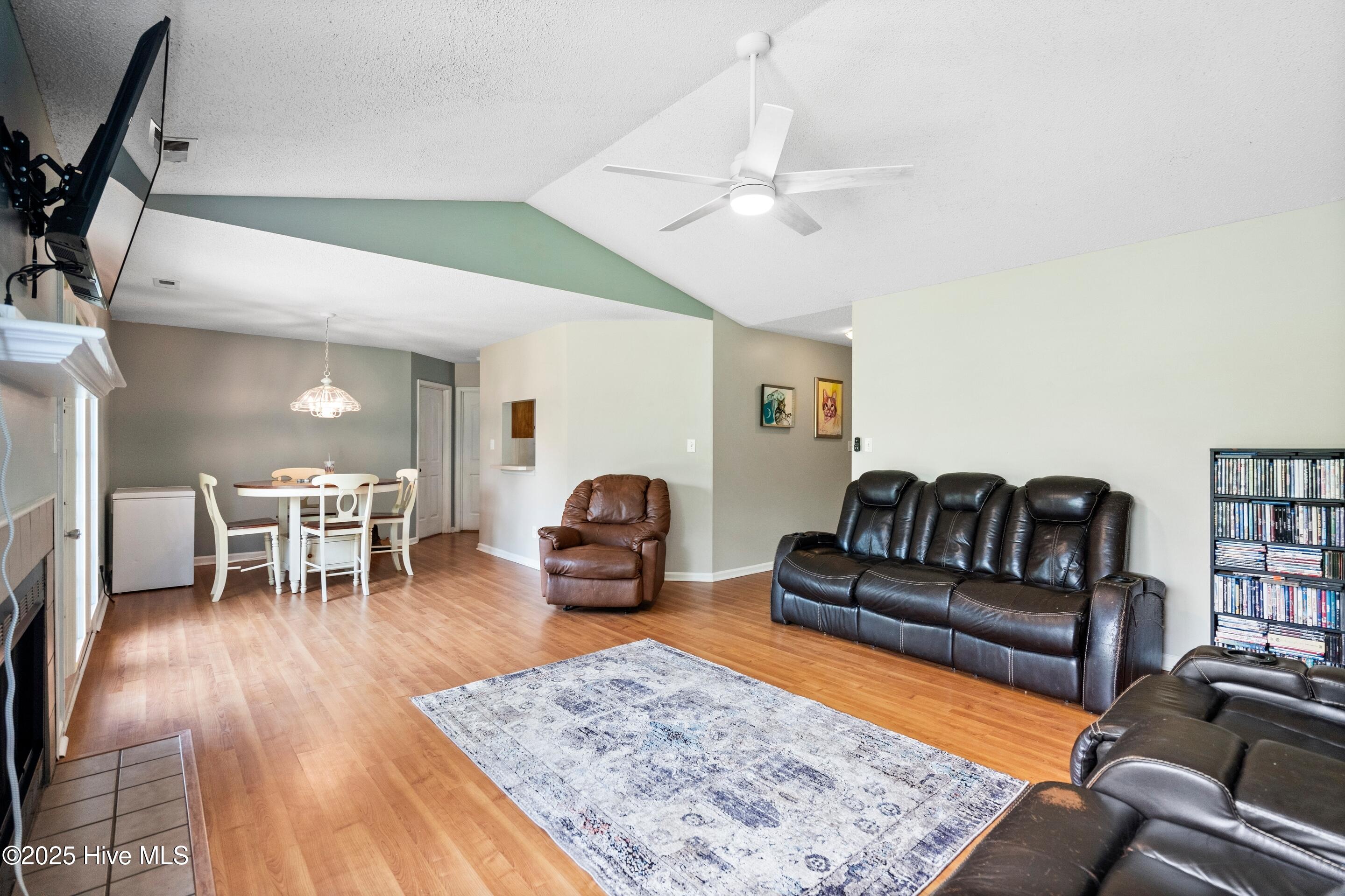 100515616 | Photo 17