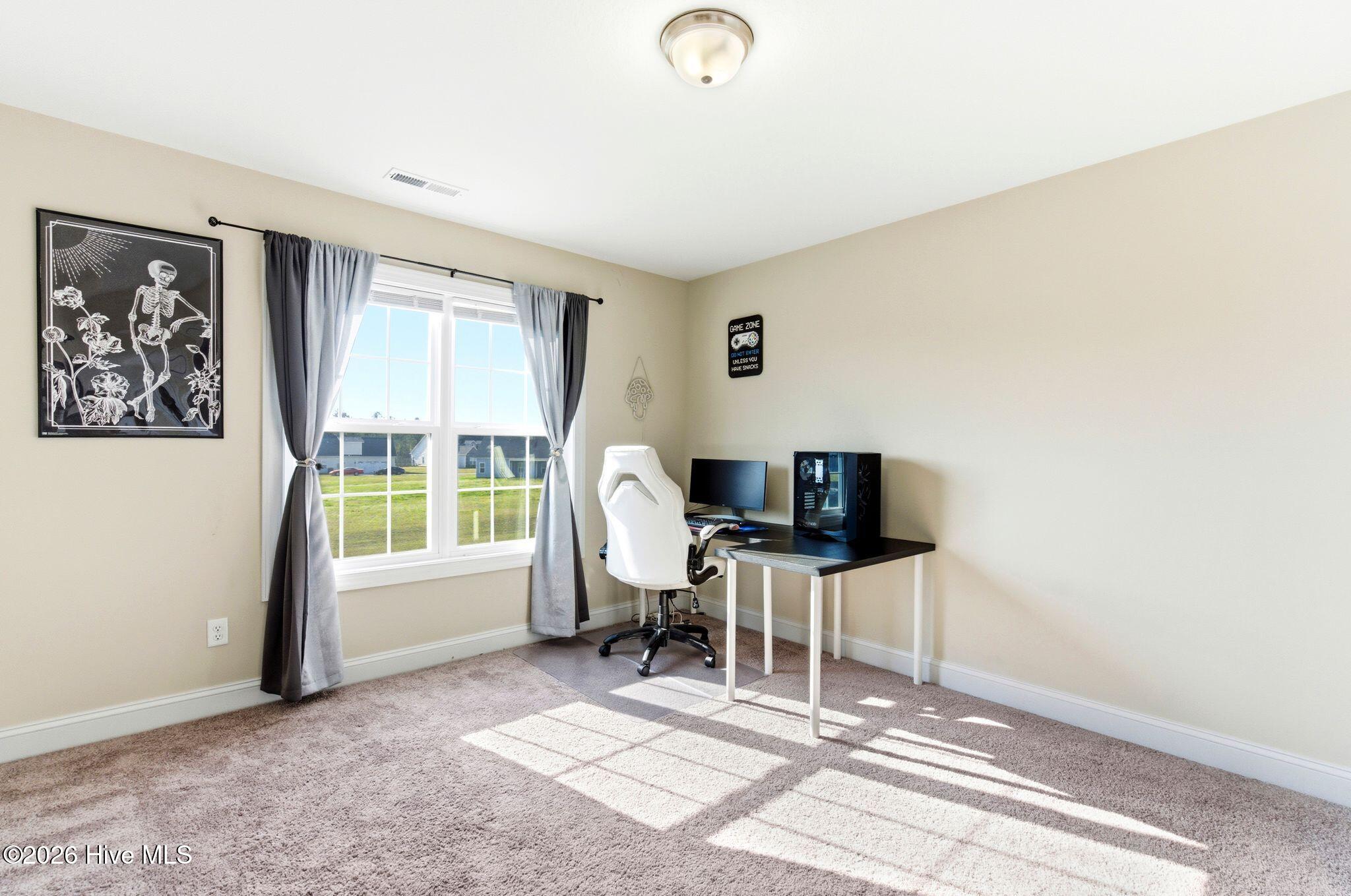 100563998 | Photo 35