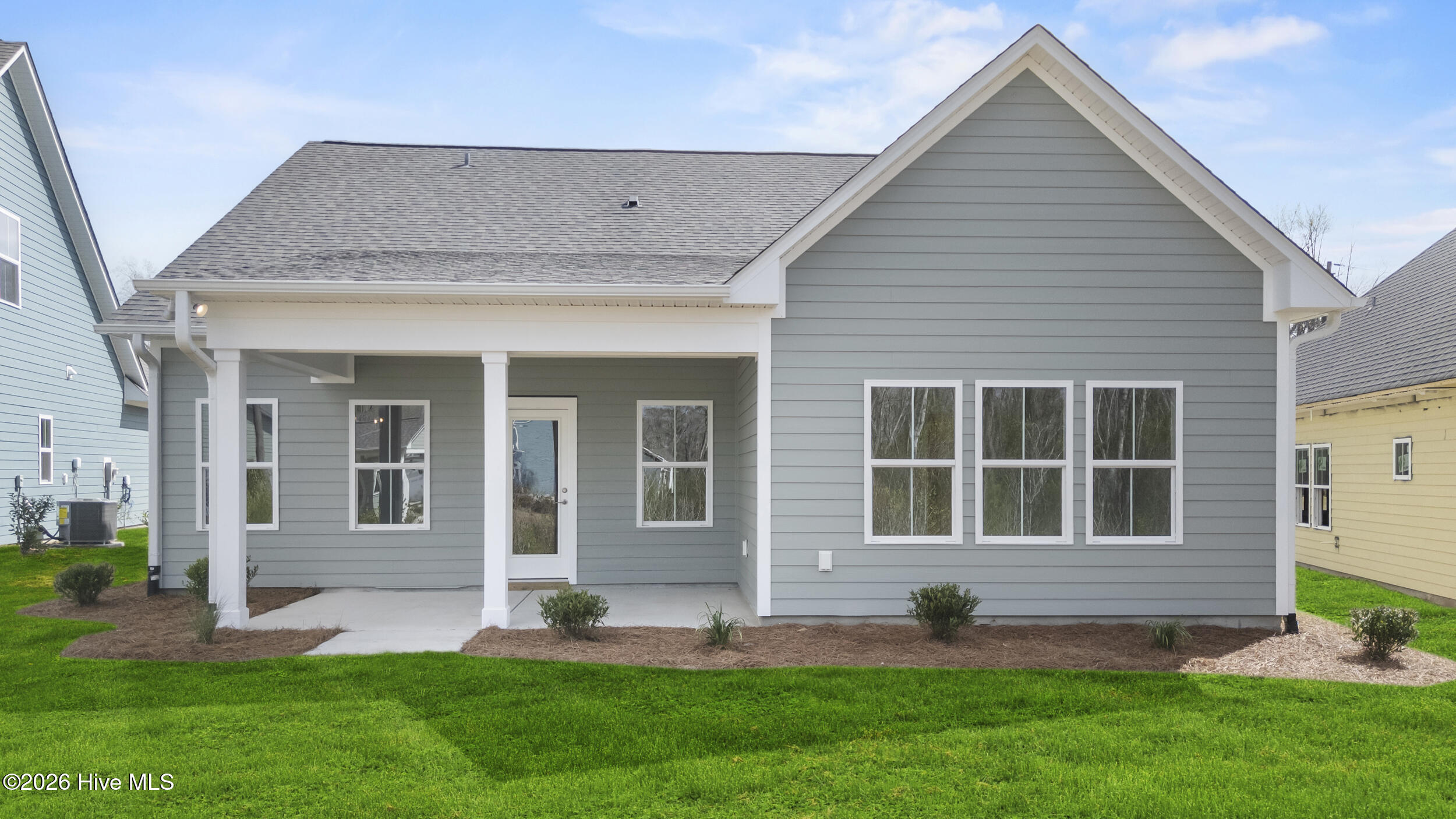 100561825 | Photo 34