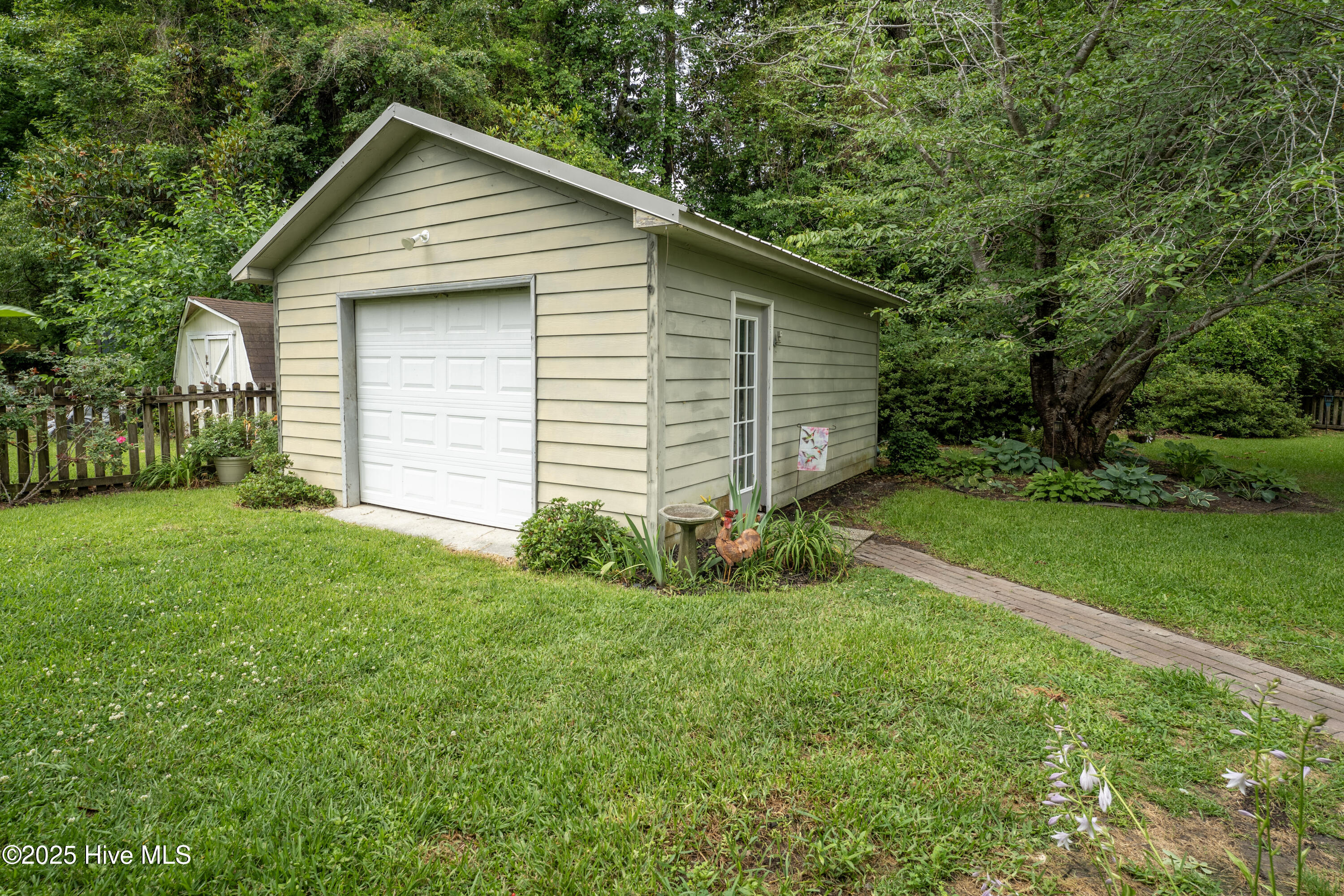 100510654 | Photo 15