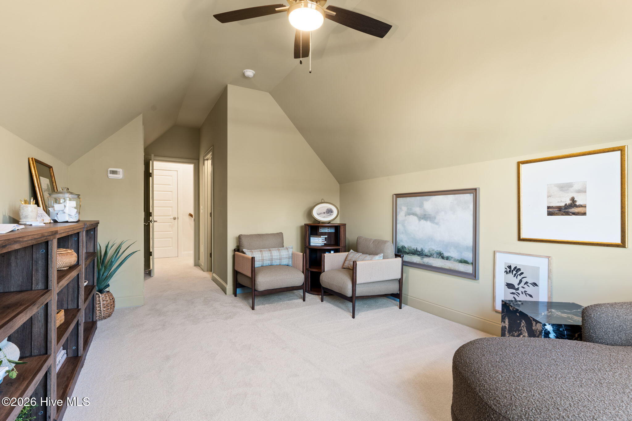 100558928 | Photo 17