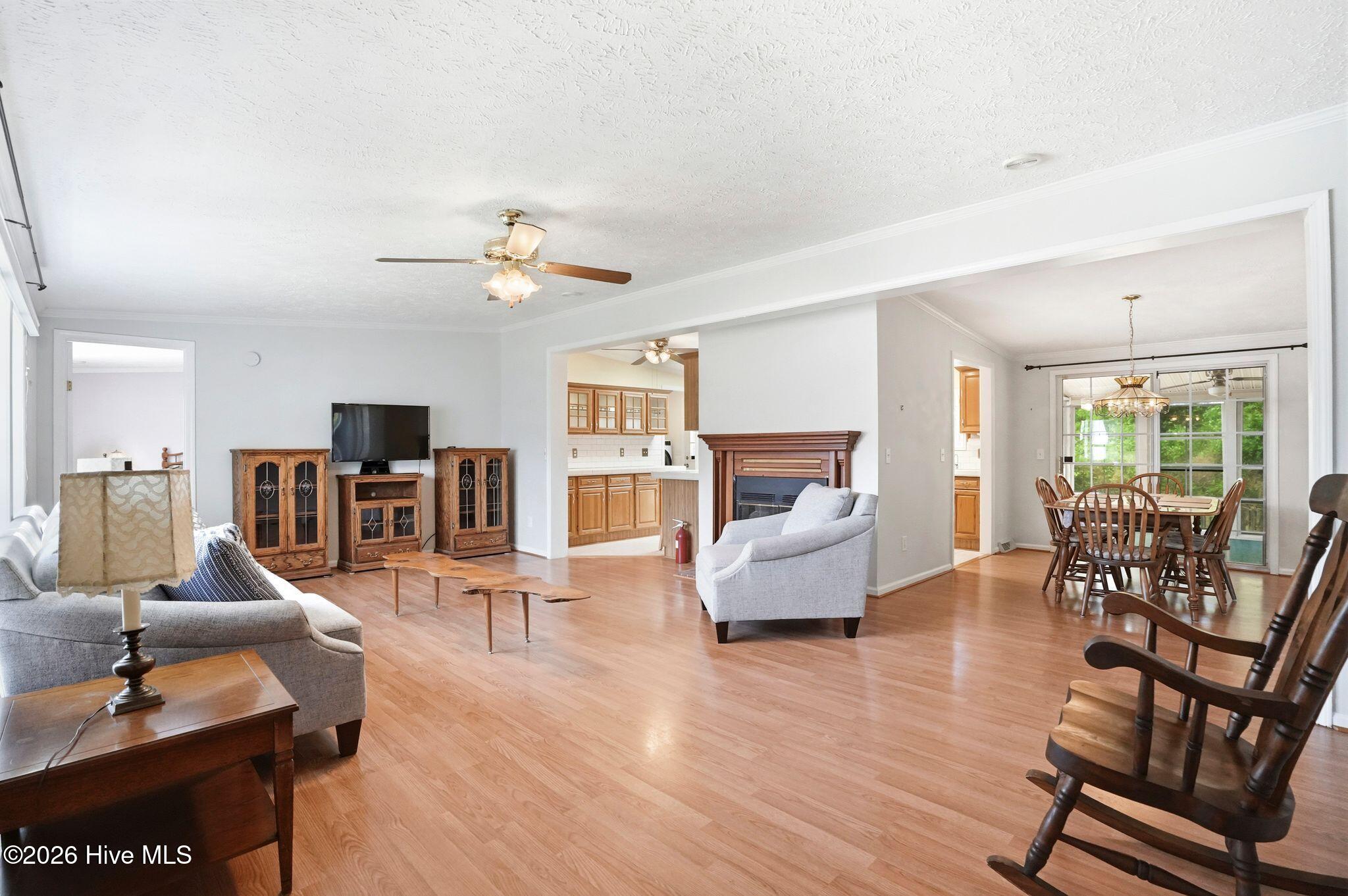 100567371 | Photo 16