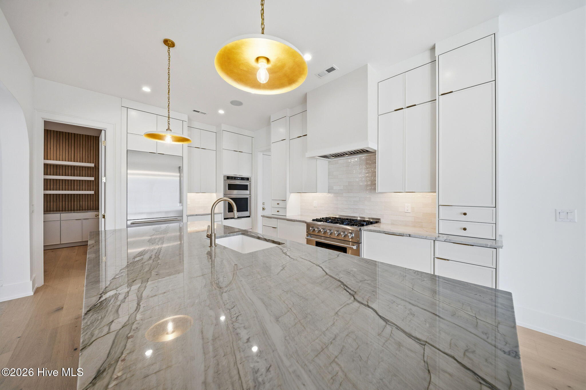 100500065 | Photo 17