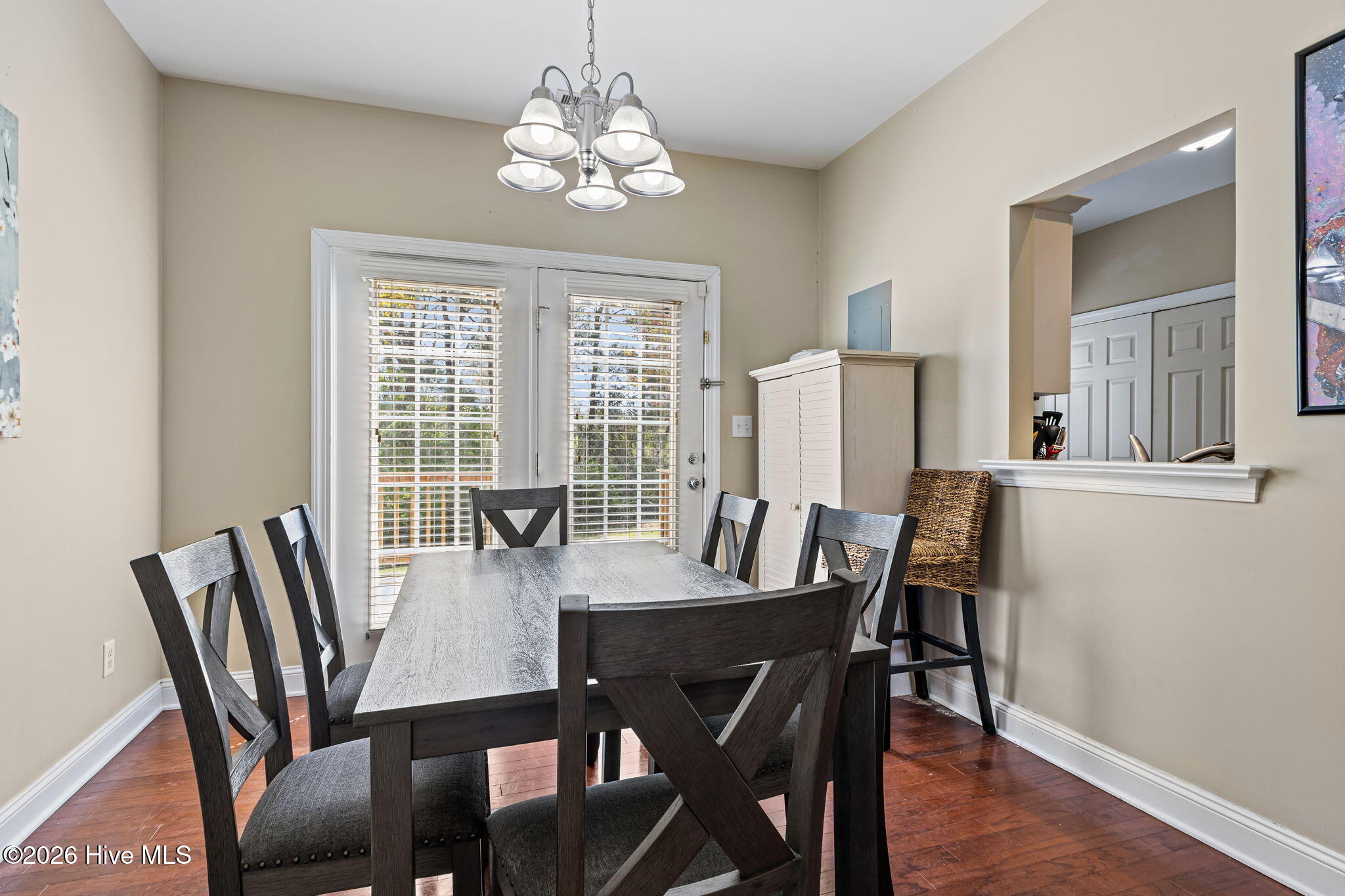 100563146 | Photo 15