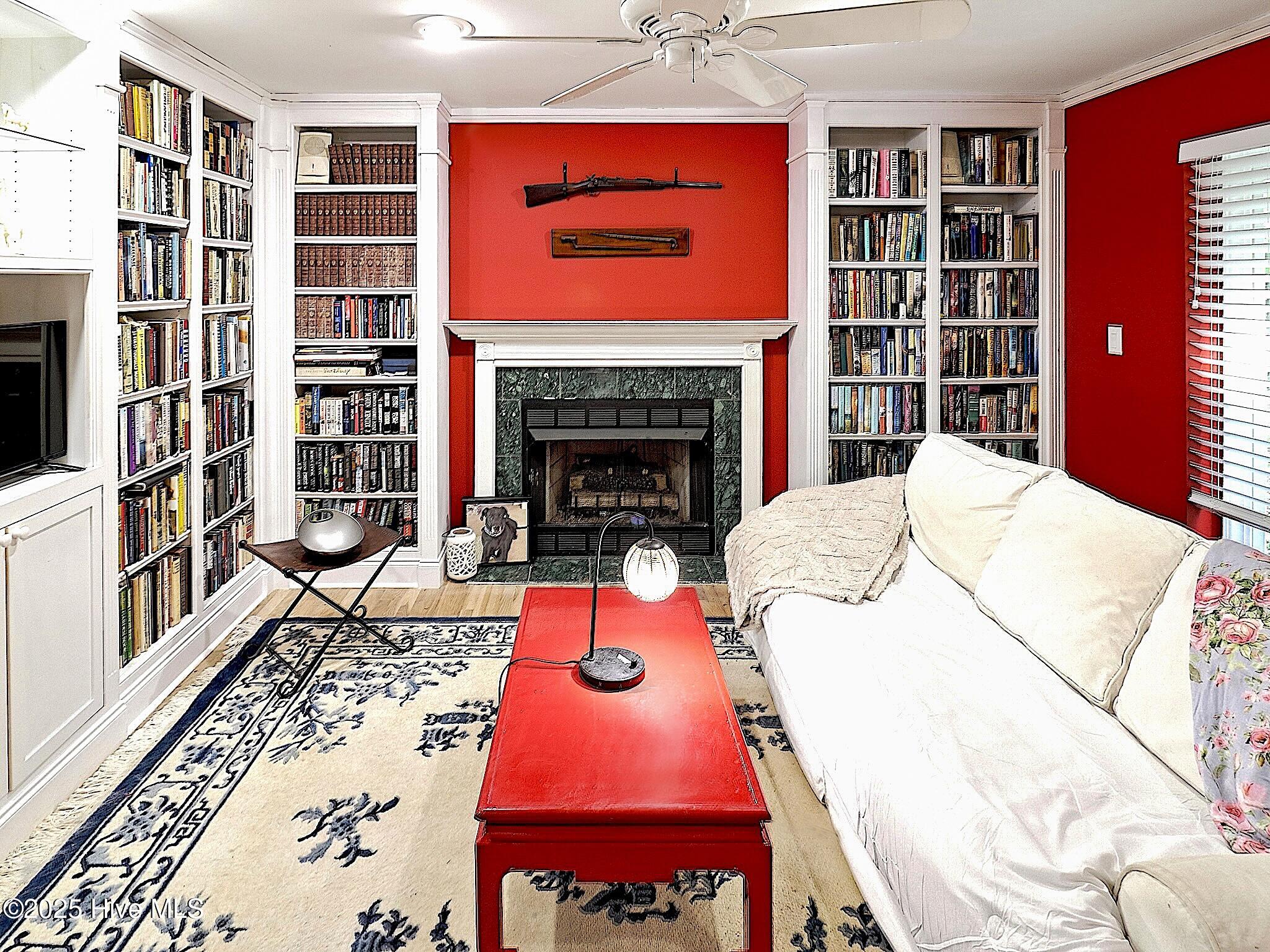 100504796 | Photo 32