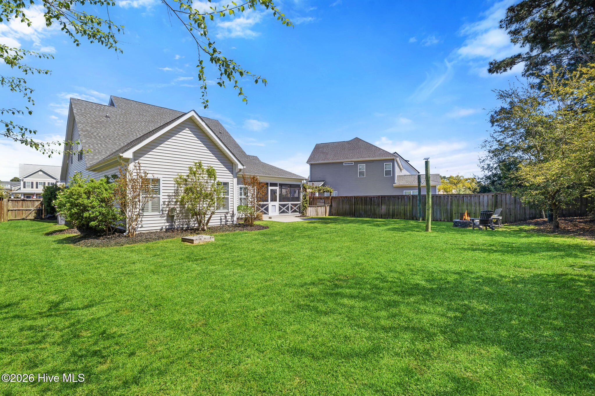 100565702 | Photo 36