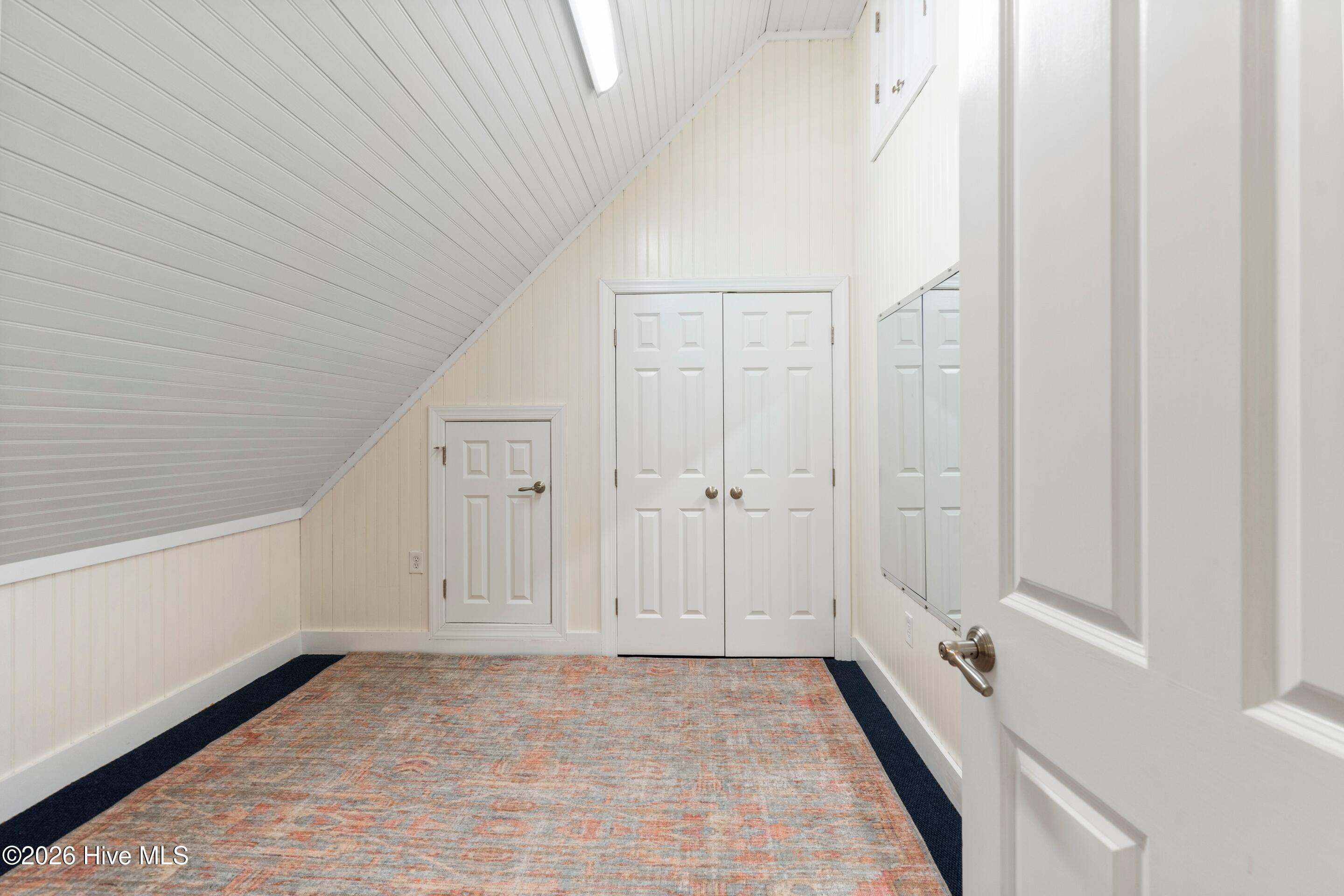 100549669 | Photo 55